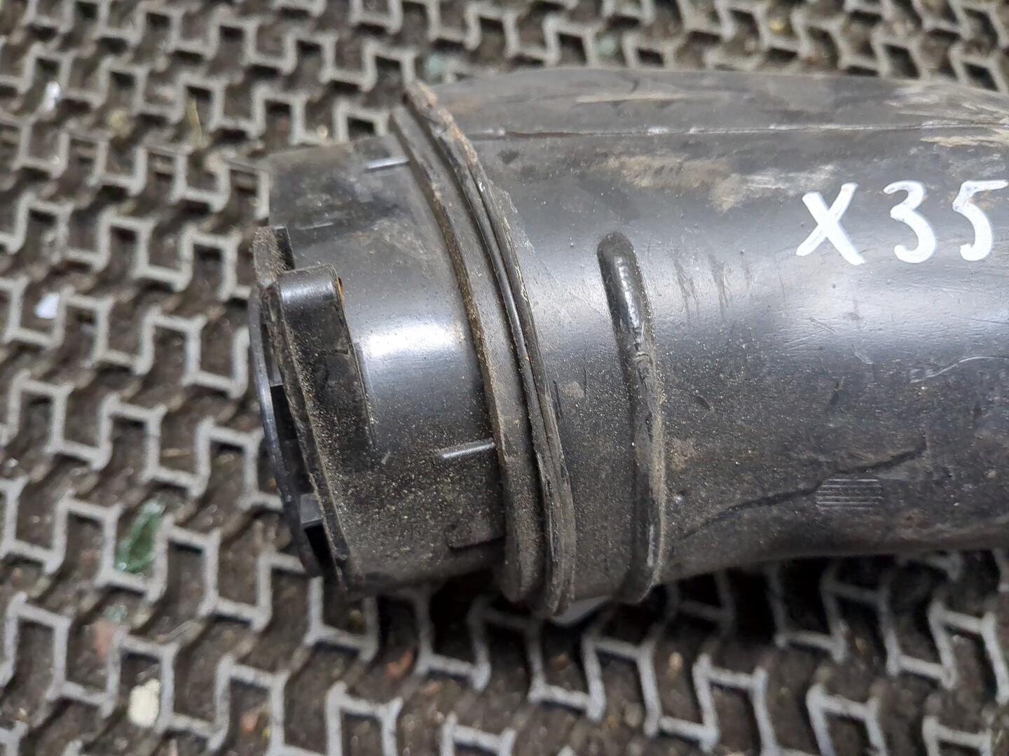 Горловина топливного бака