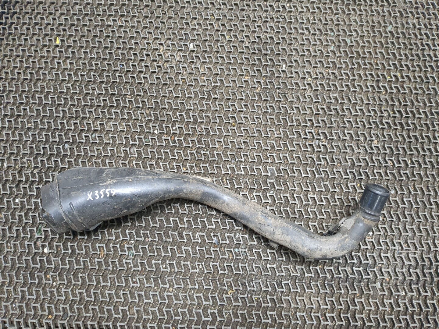 Горловина топливного бака