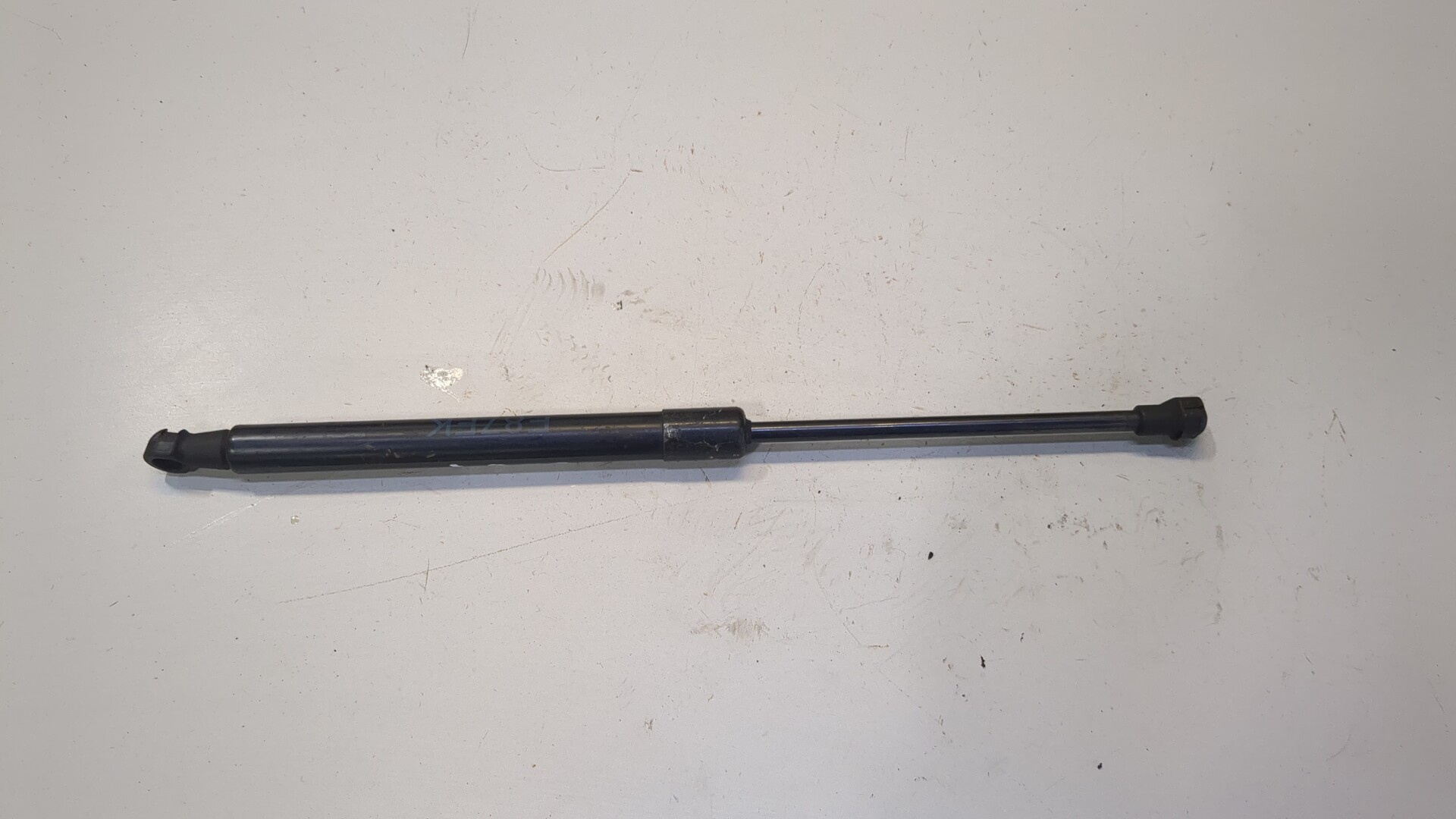 Амортизатор капота