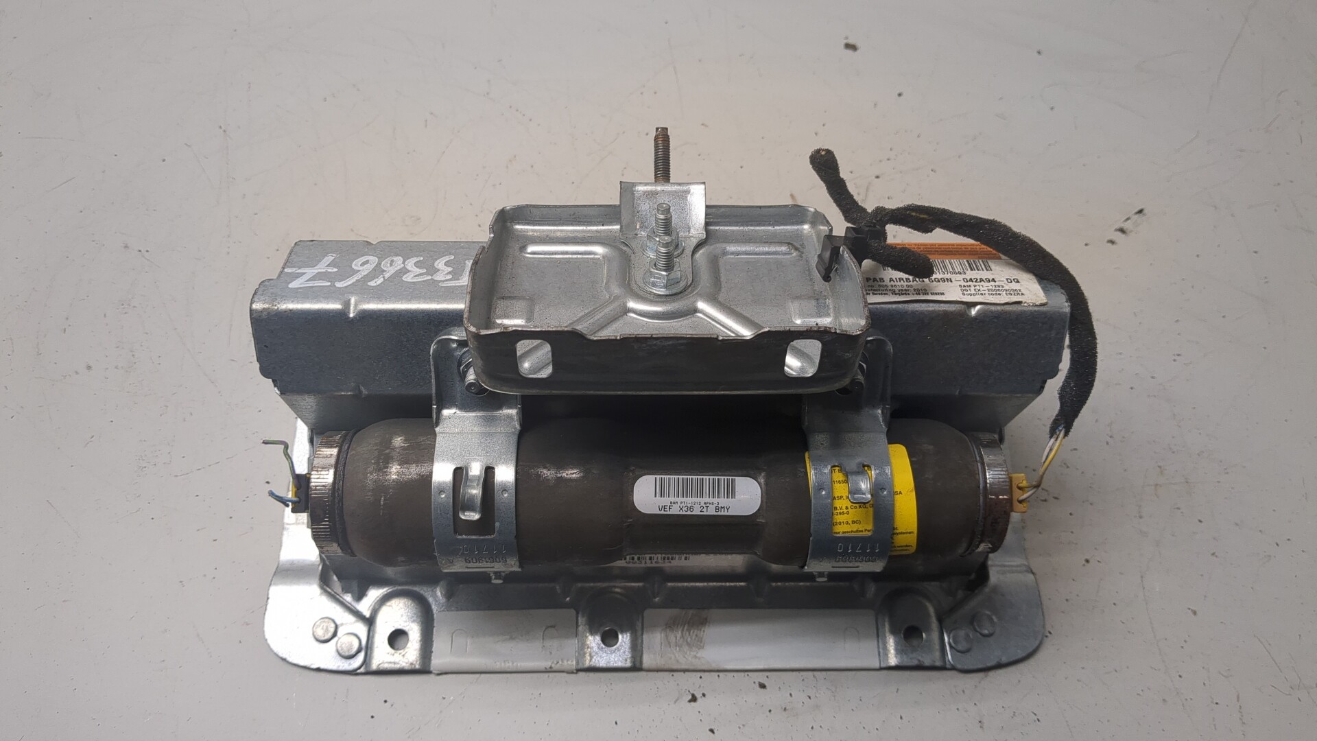 Подушка безопасности пассажирская (в торпедо)