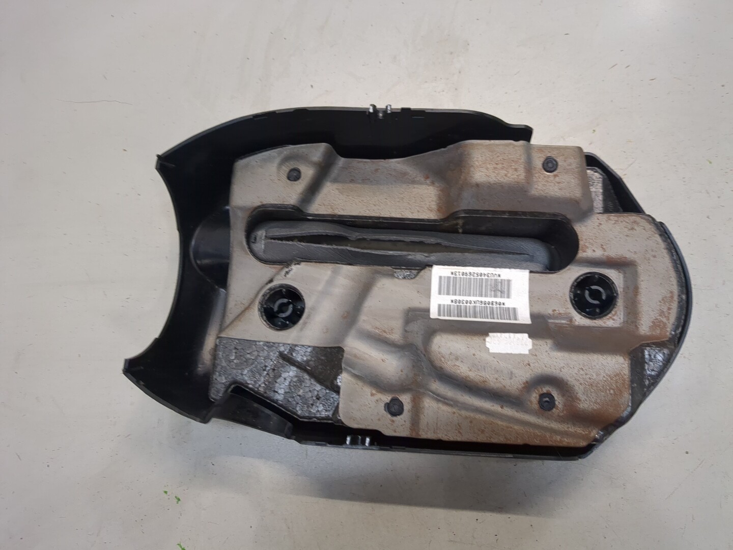 Кожух рулевой колонки