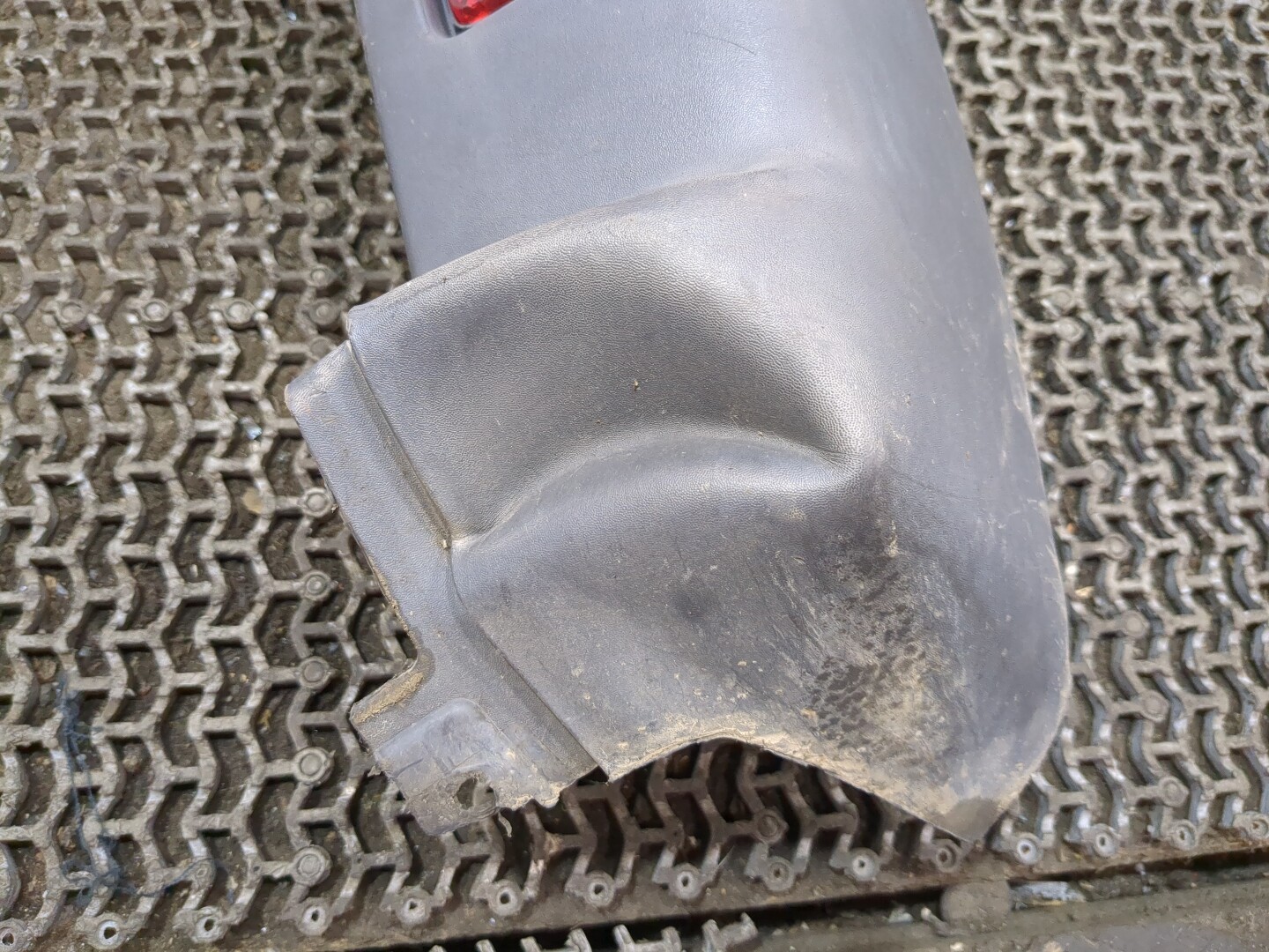 Накладка заднего бампера правая