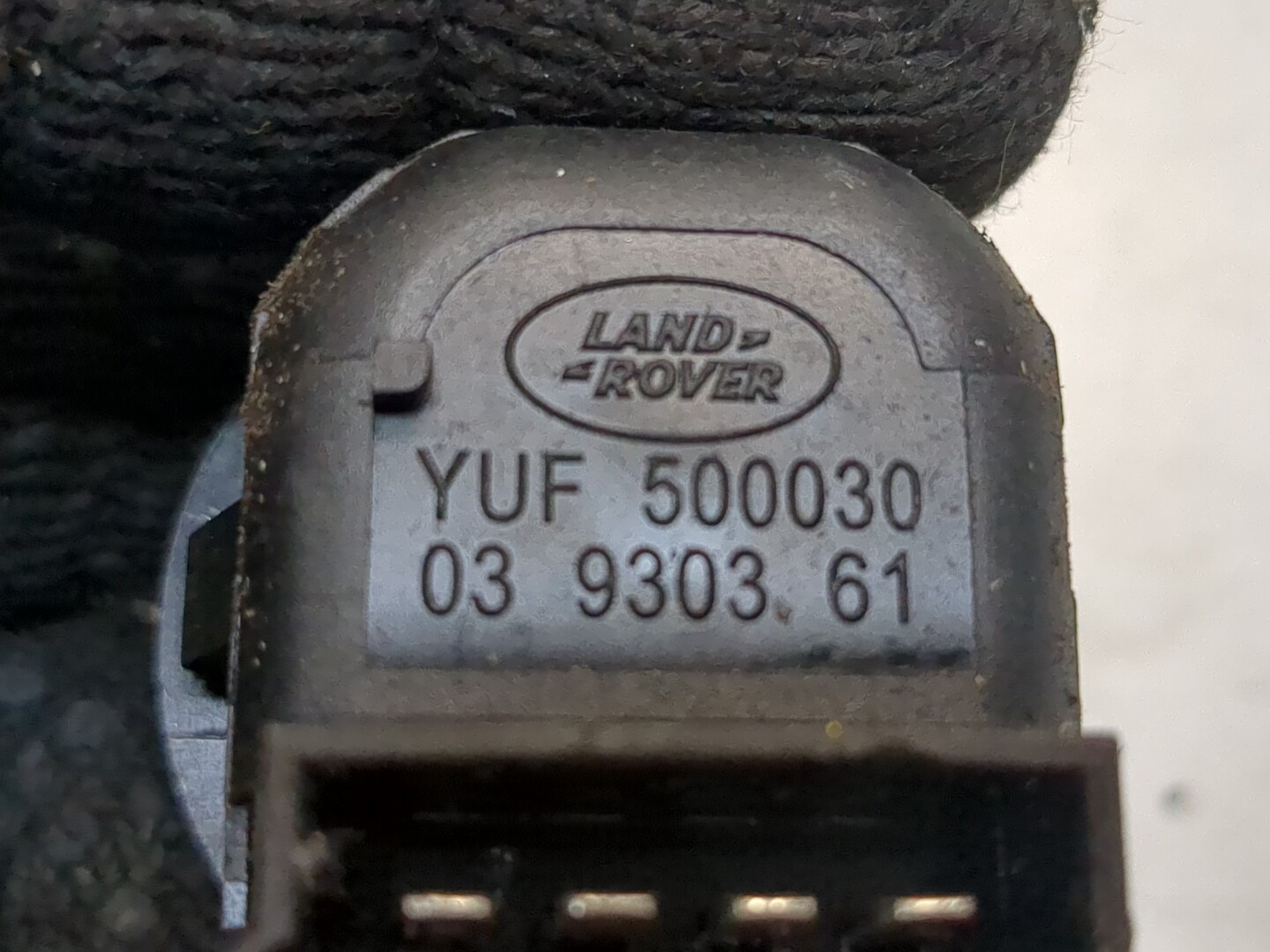 Кнопка регулировки зеркала