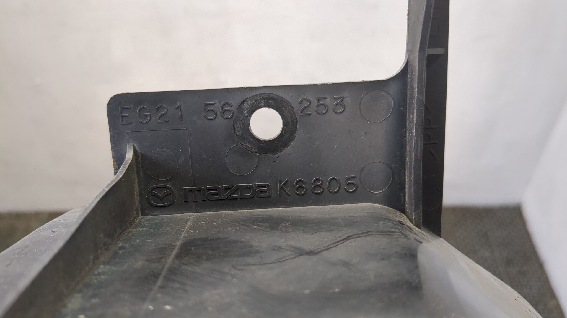 Воздуховод радиатора левый