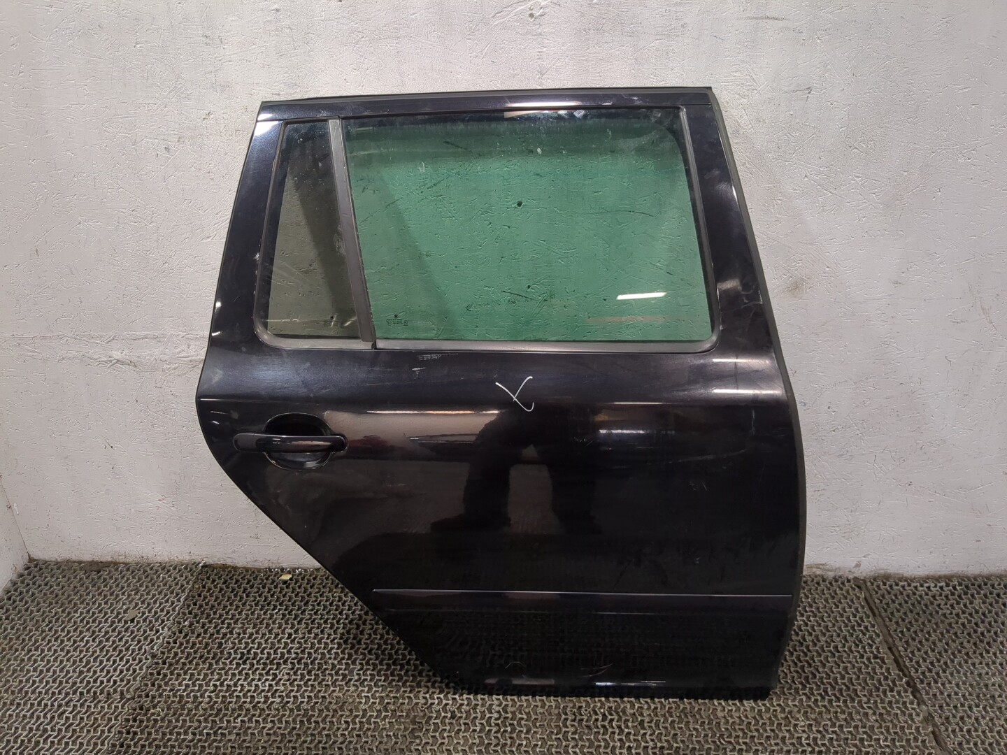 Дверь задняя правая