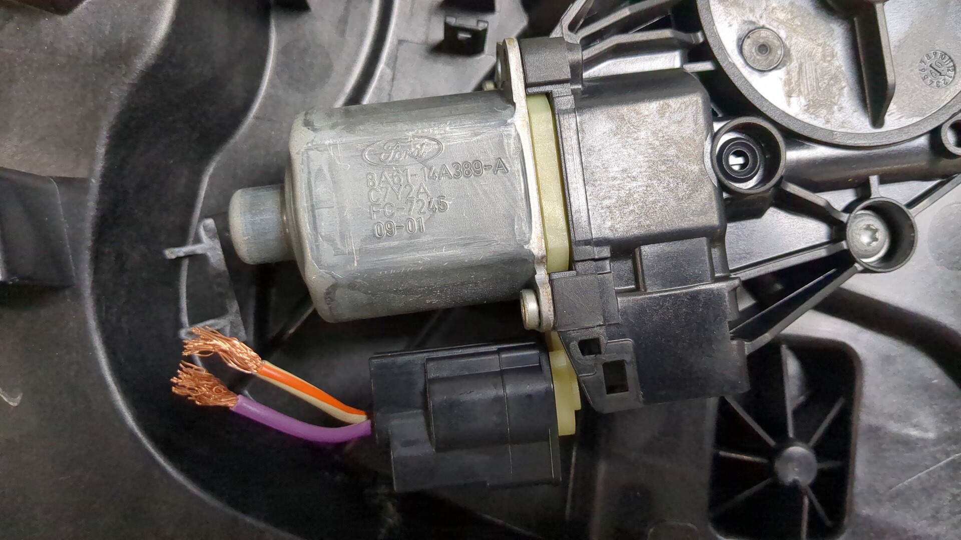 Стеклоподъемник электр. передний левый