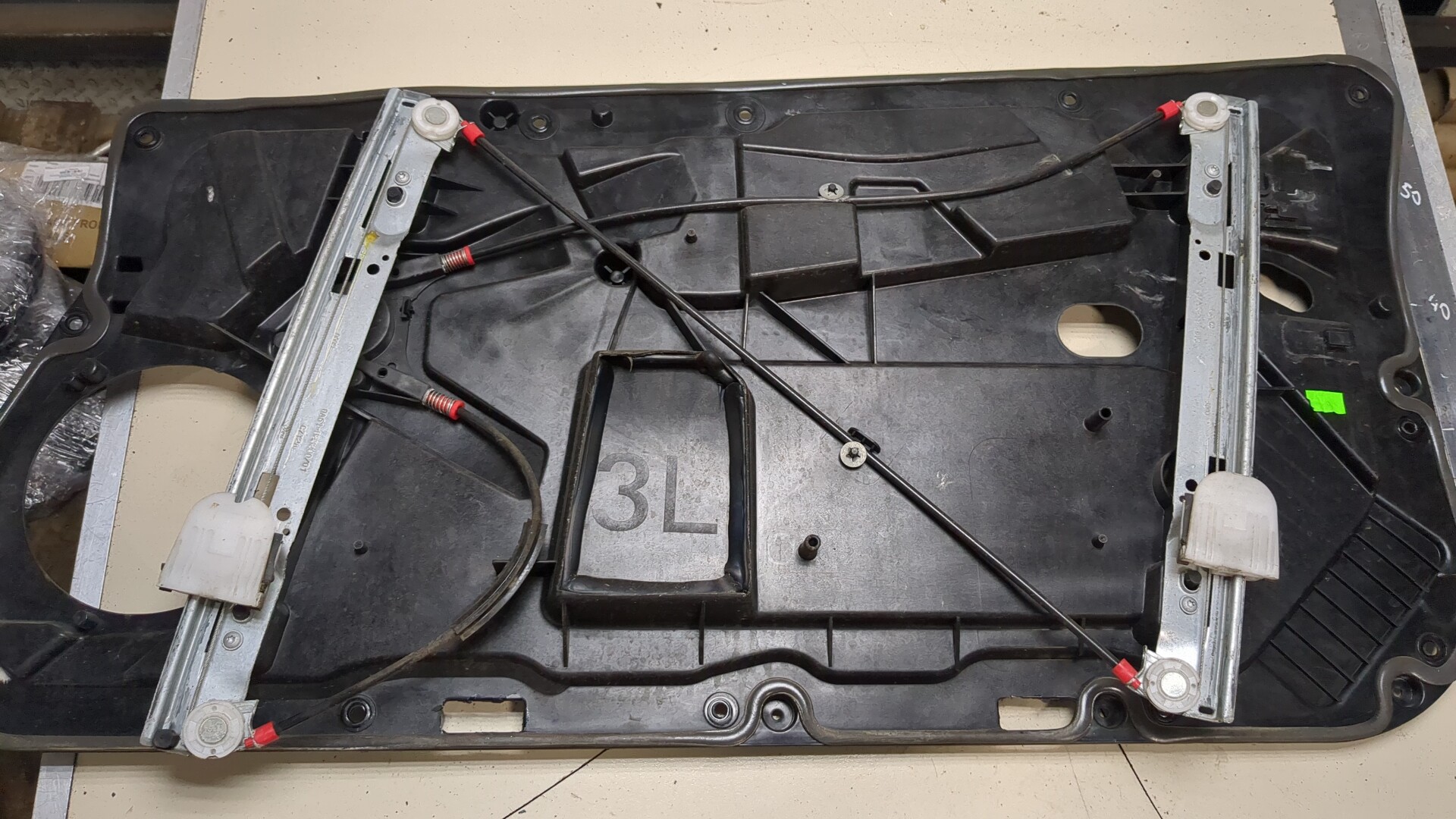 Стеклоподъемник электр. передний левый