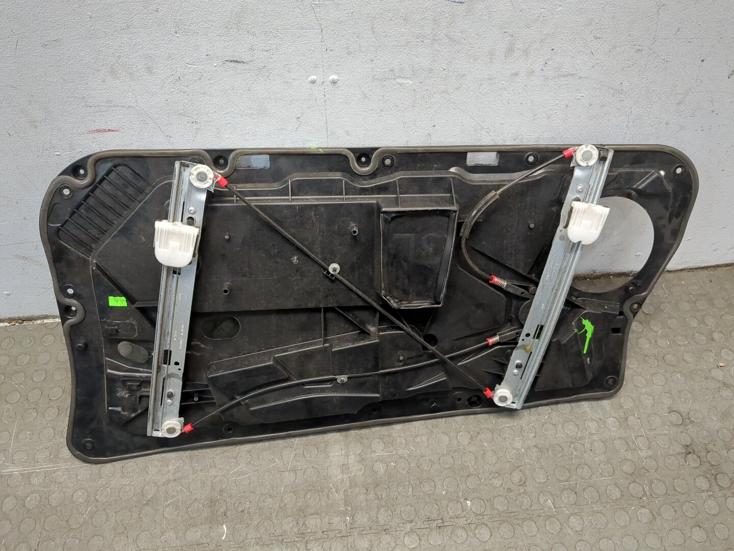 Стеклоподъемник электр. передний левый