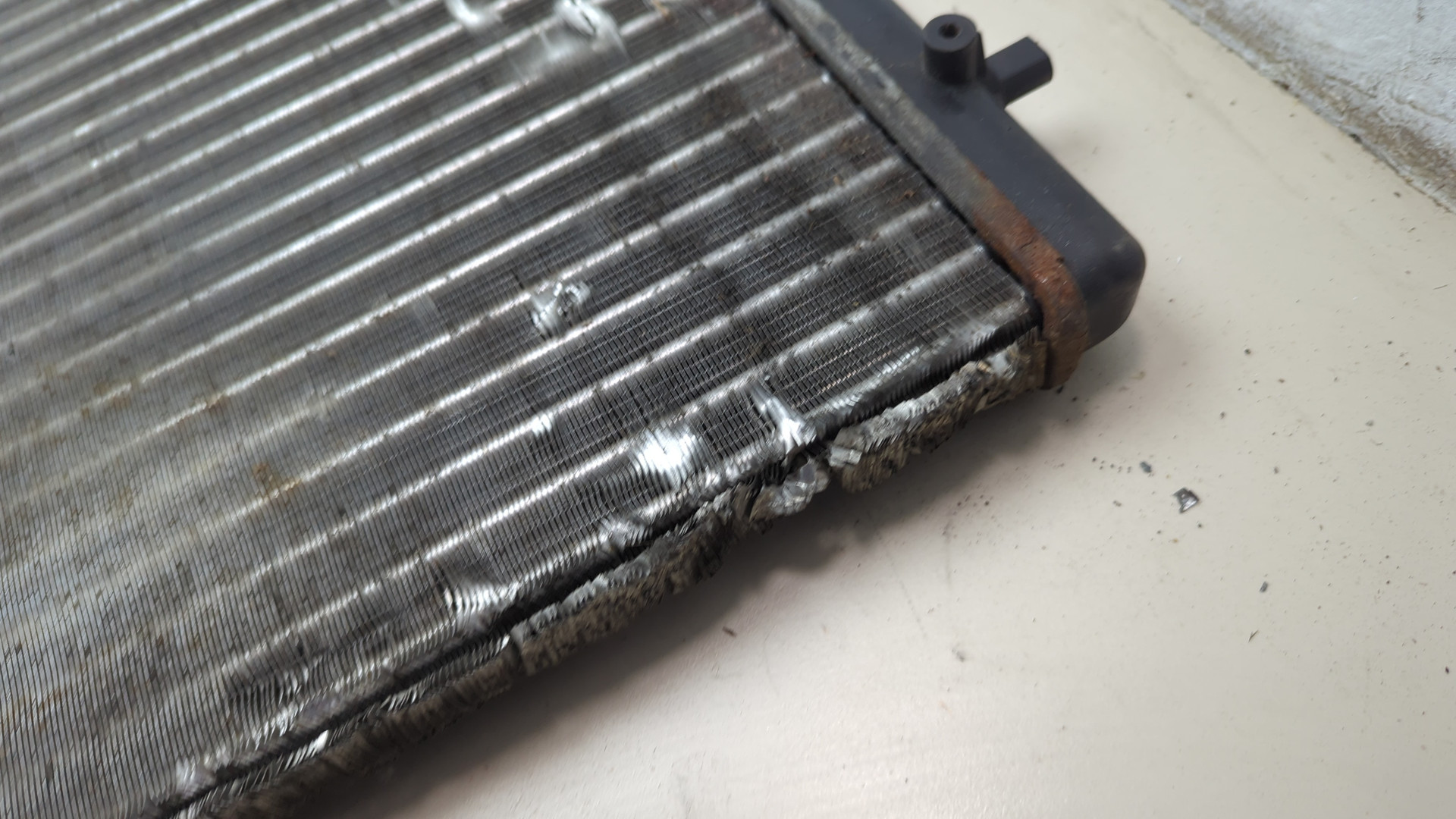 Радиатор охлаждения двигателя основной