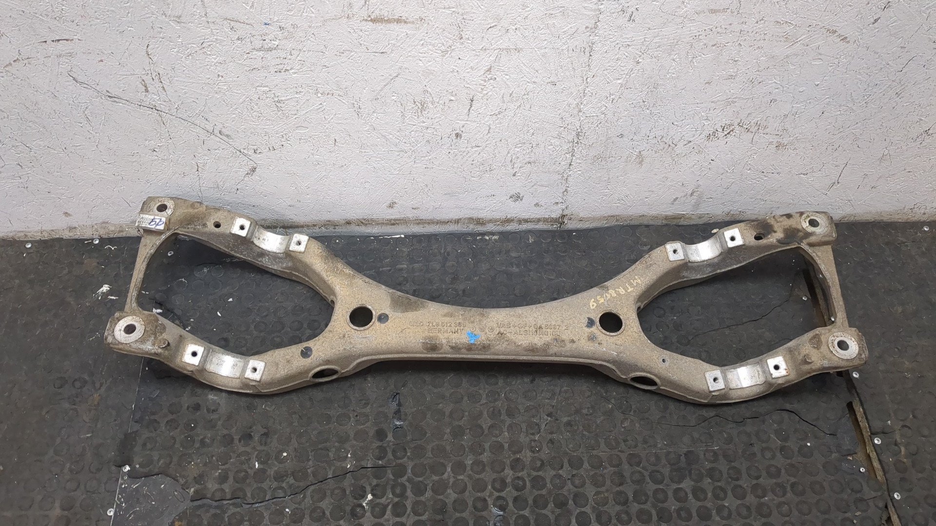 Балка задняя