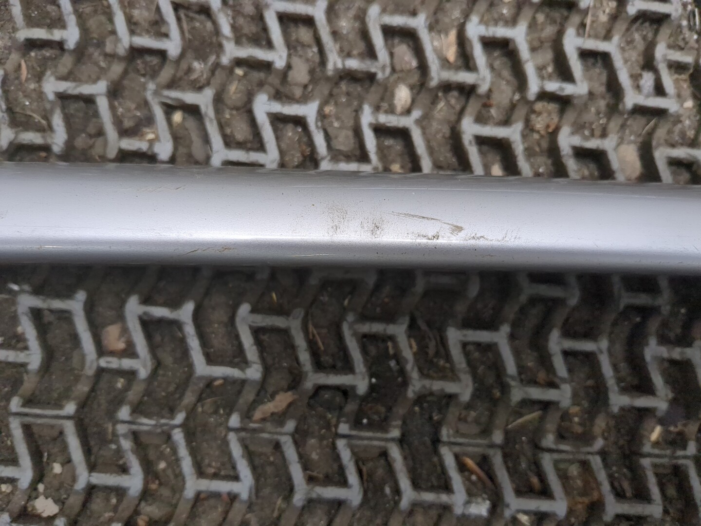 Рейлинг (релинг) правый (планка на крышу)