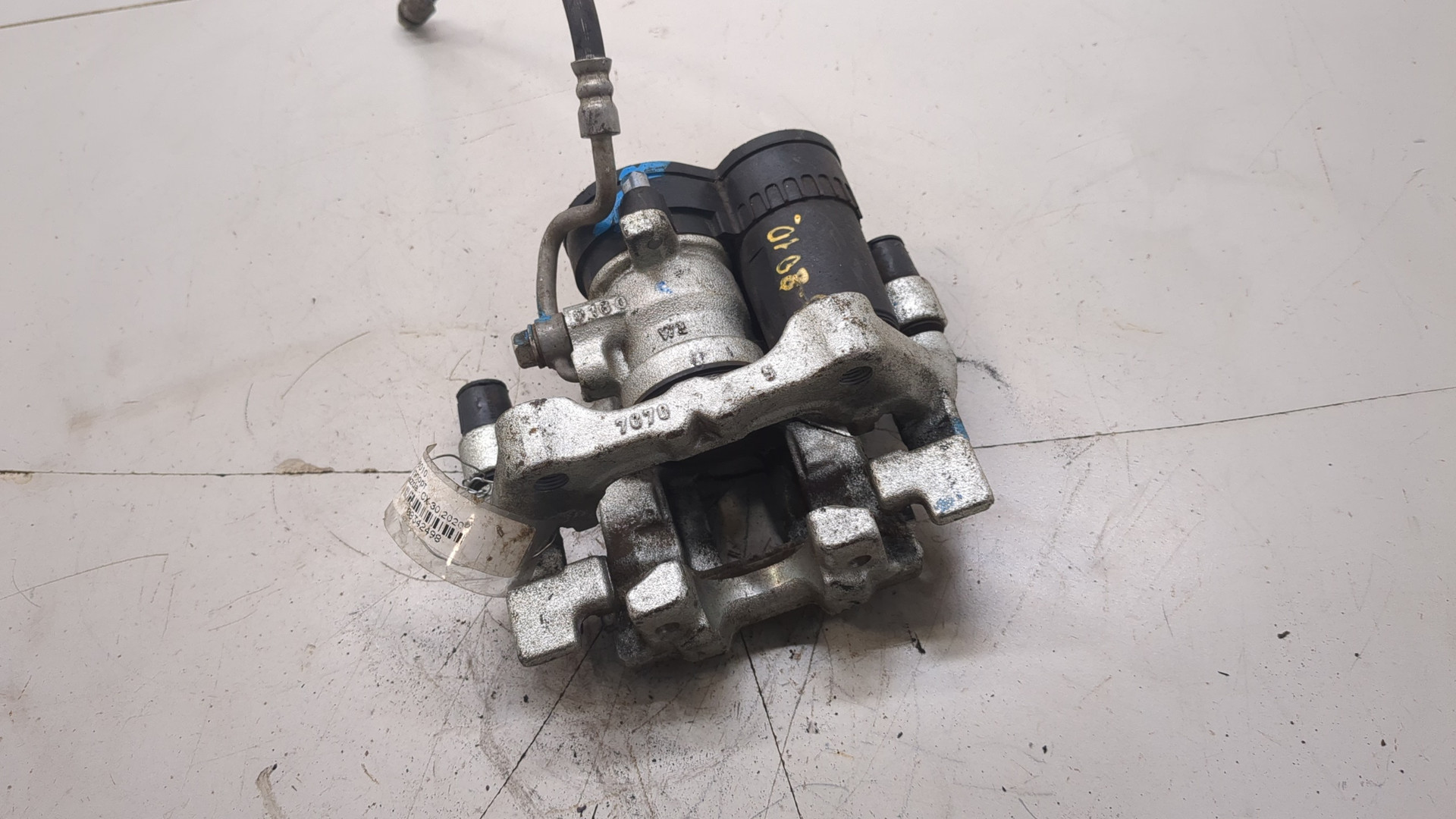 Суппорт задний левый