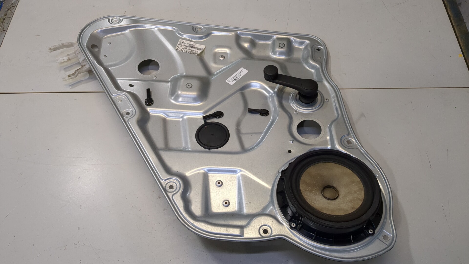 Стеклоподъемник механ. задний левый