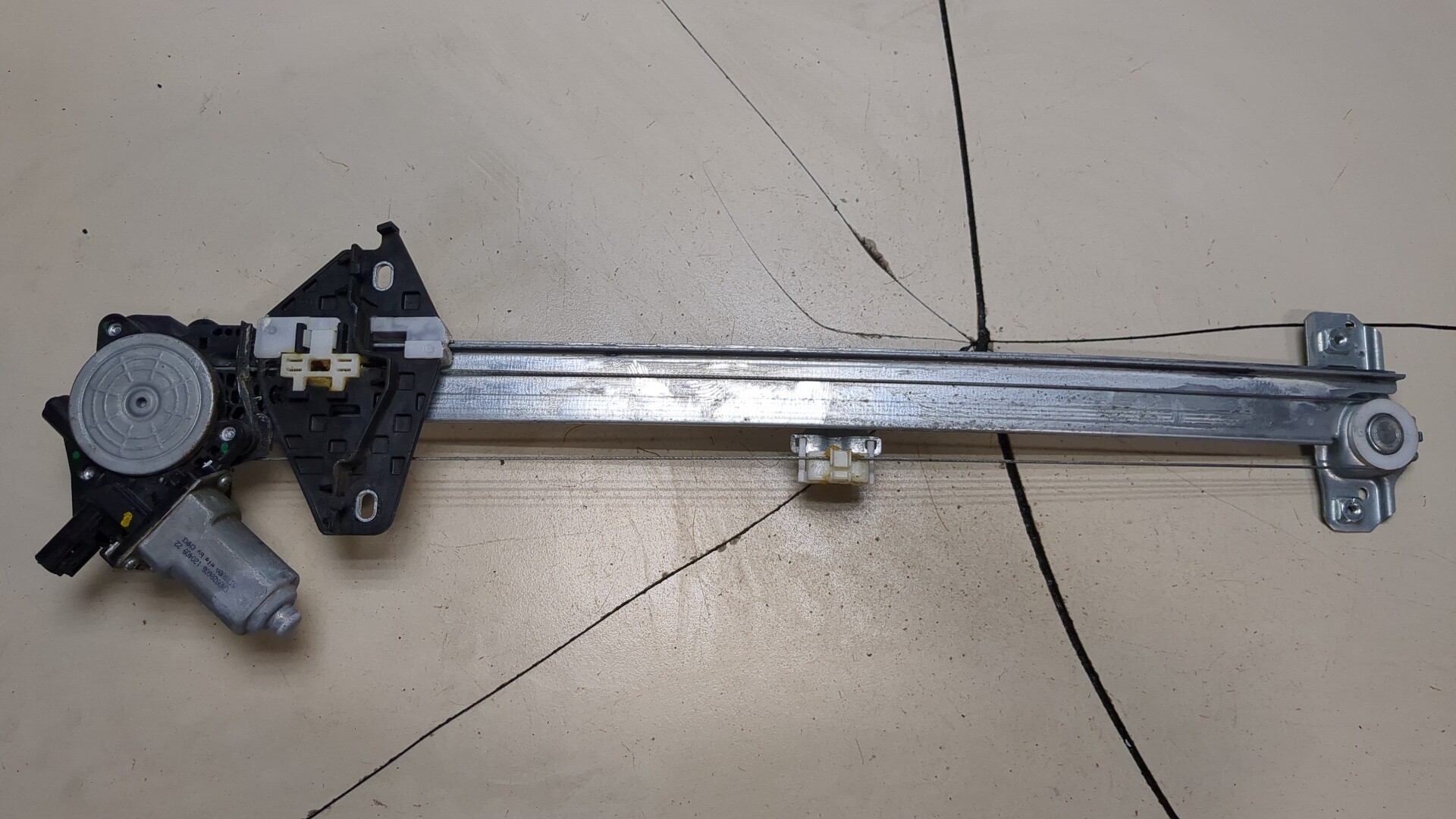 Стеклоподъемник электр. передний правый