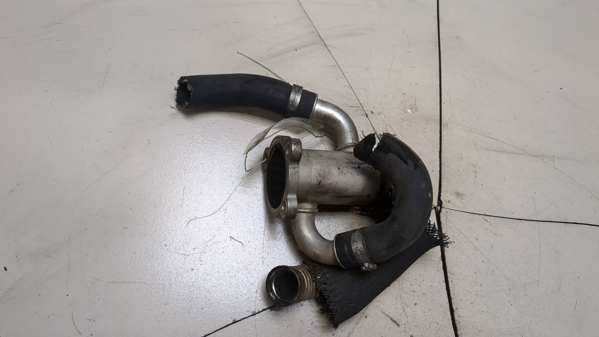 Тройник вентиляции картерных газов