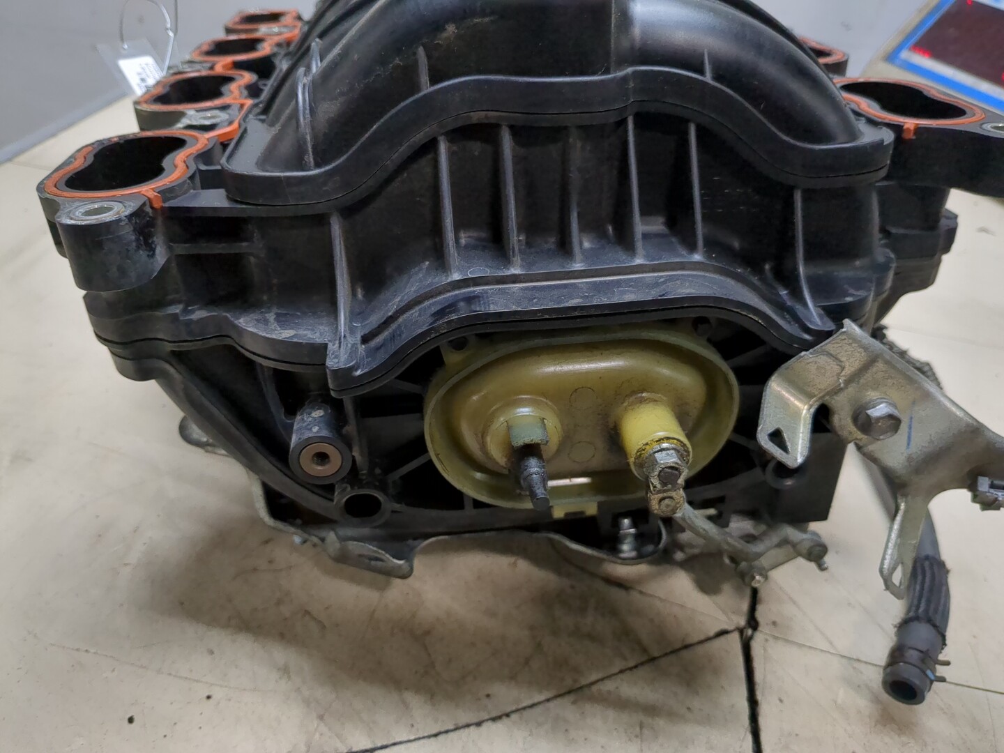 Коллектор впускной