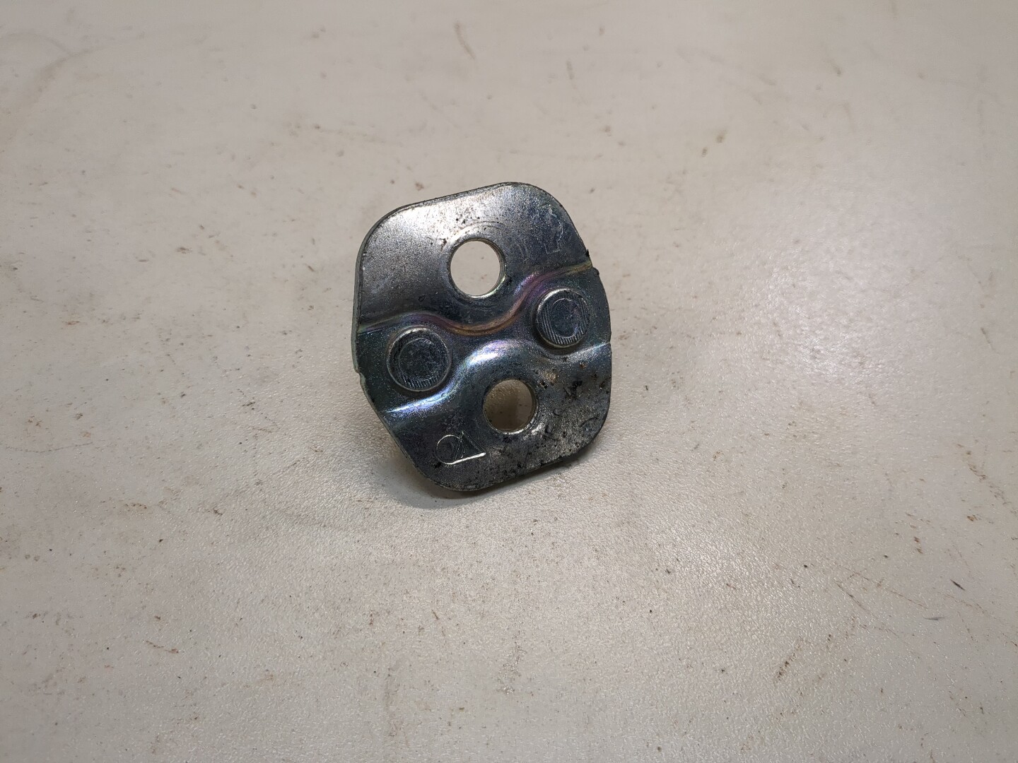 Ответная часть замка двери