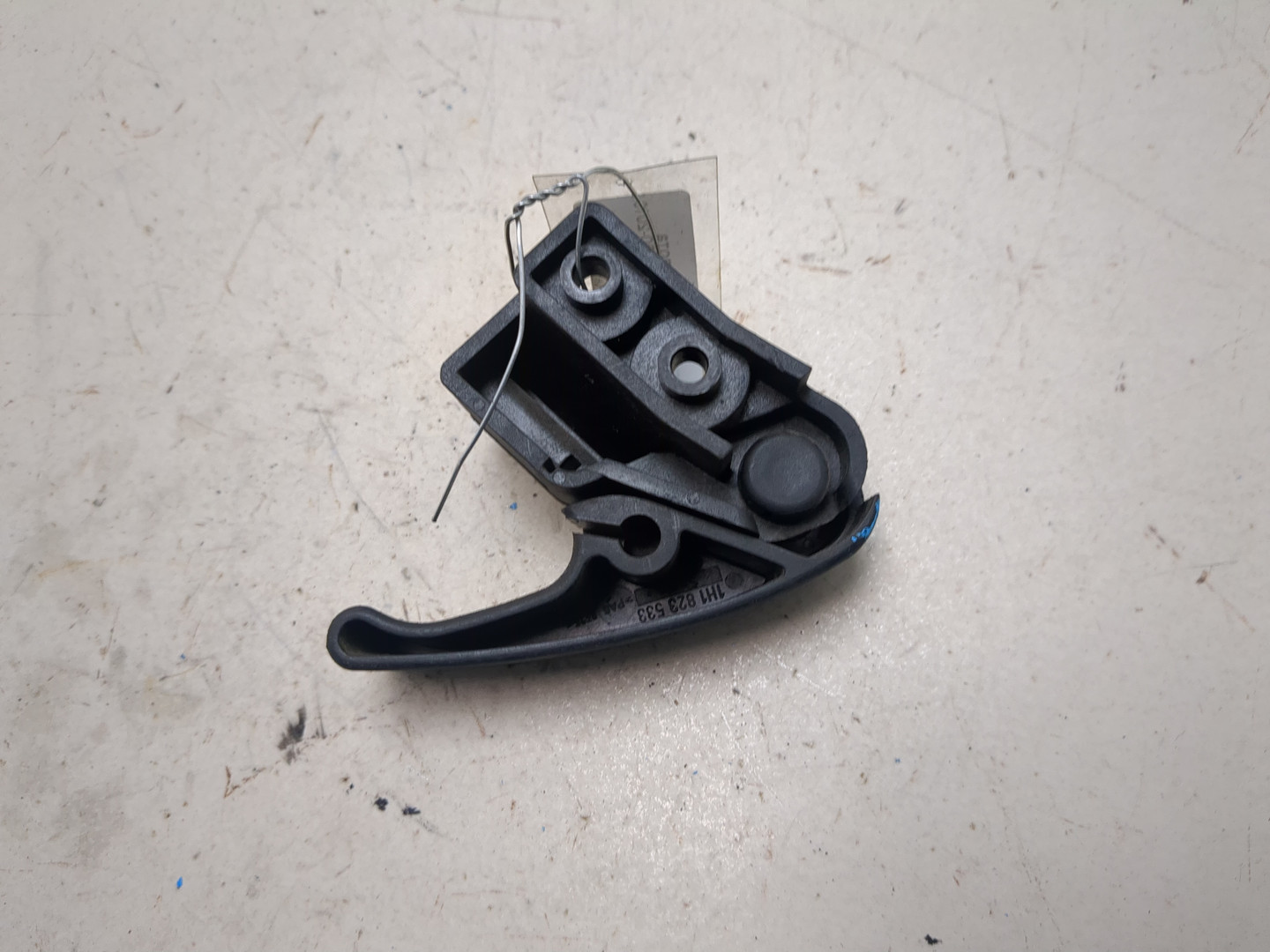 Ручка открывания капота