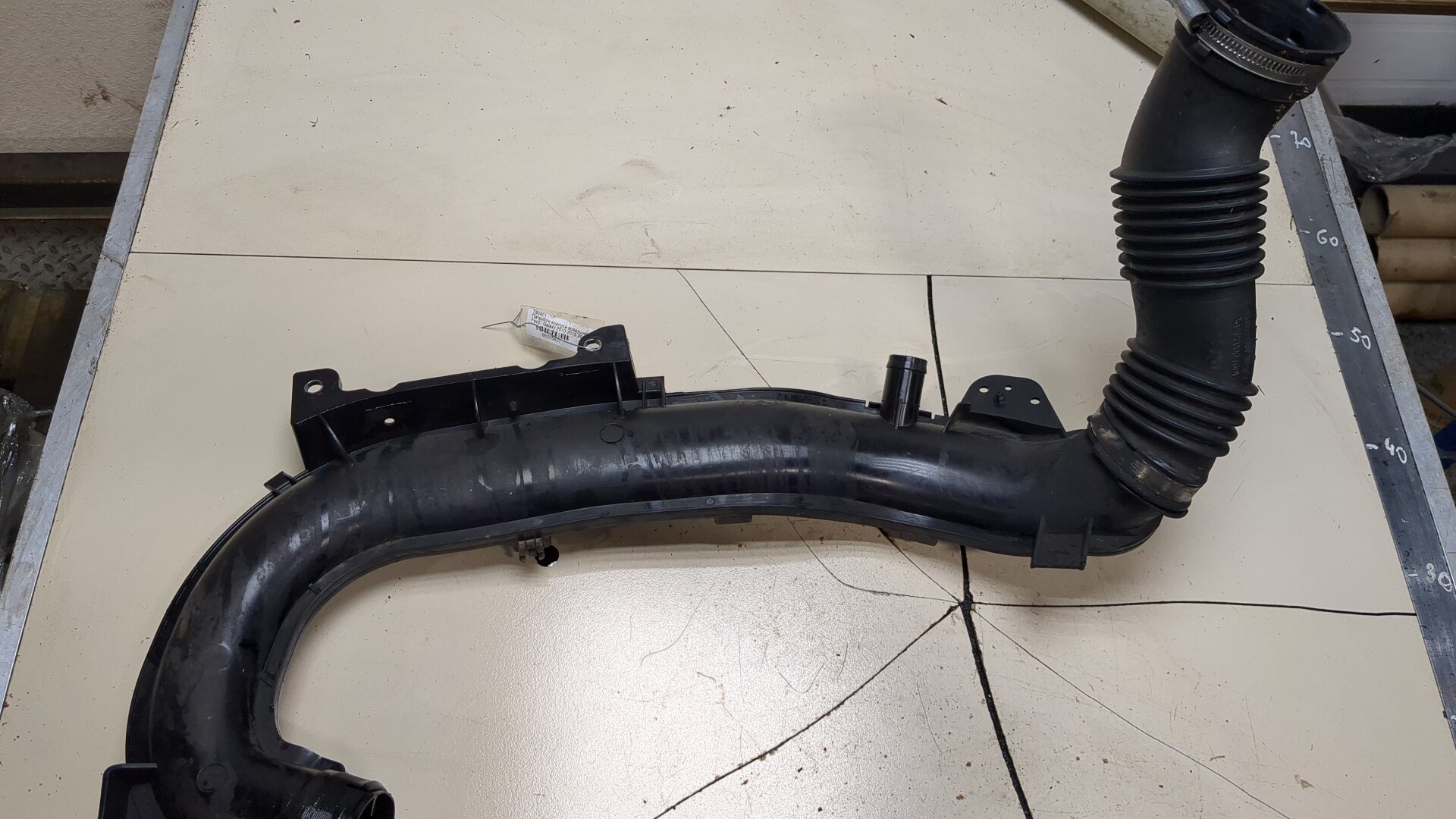 Патрубок воздушного фильтра