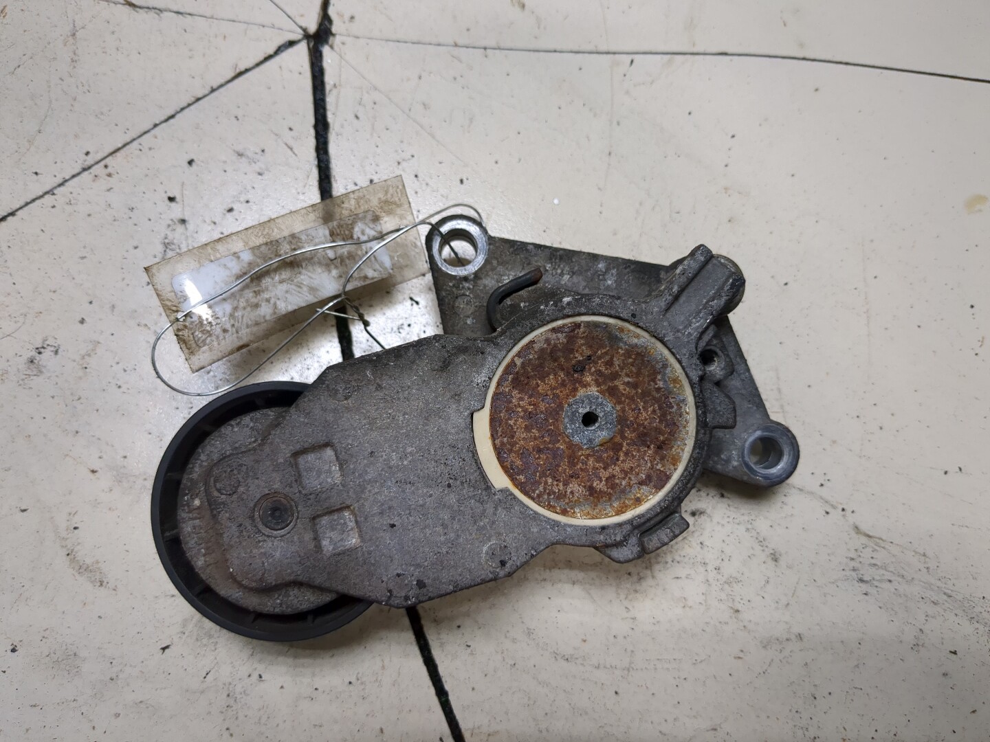 Натяжитель ремня