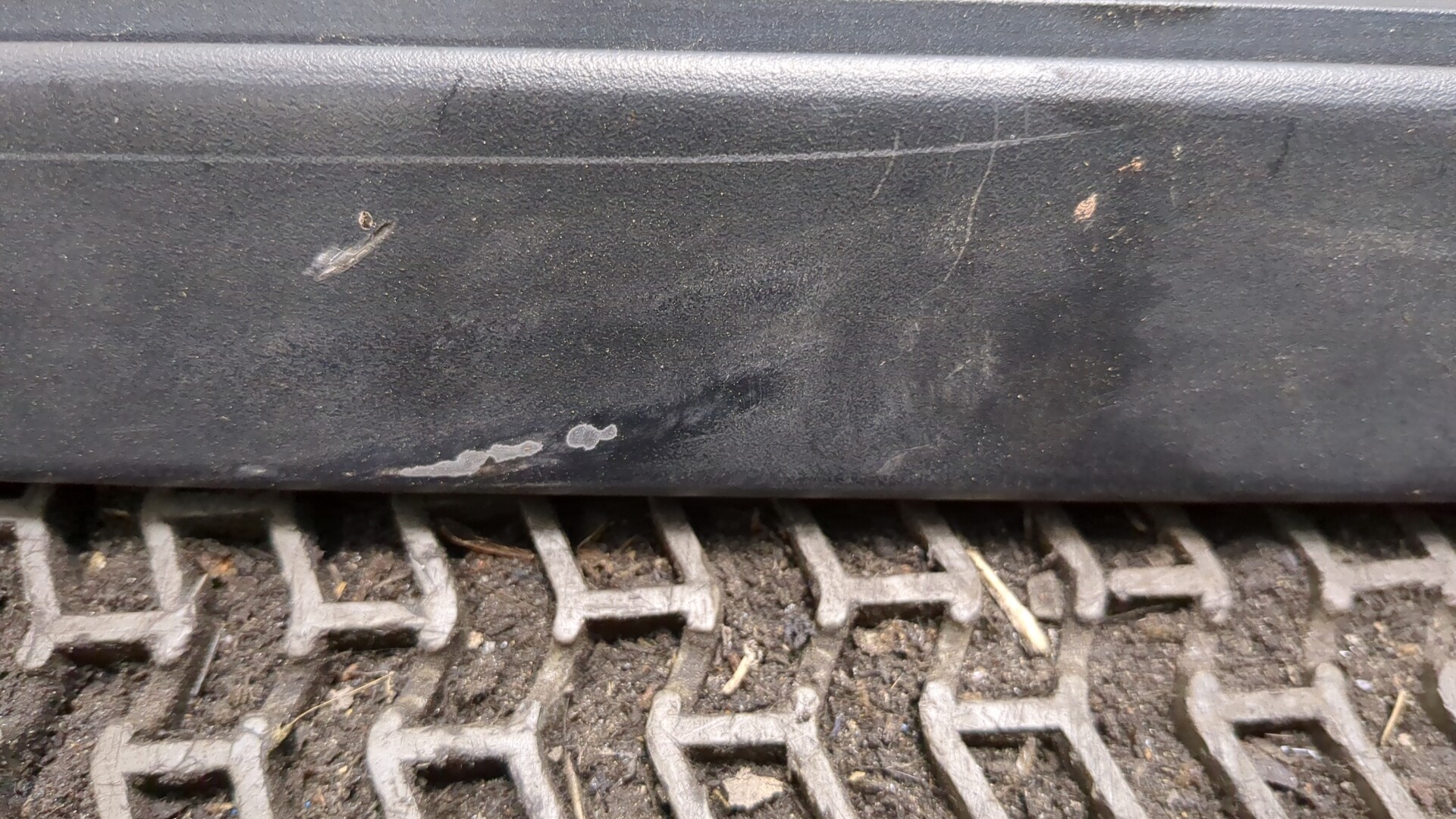 Рейлинг (релинг) правый (планка на крышу)