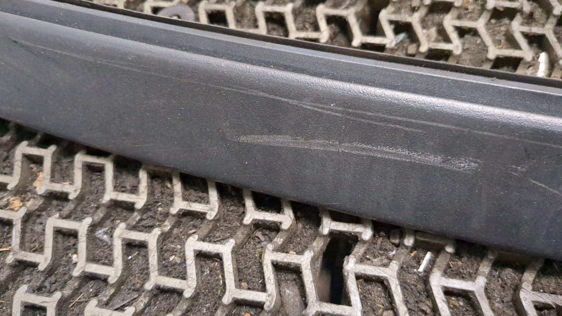 Рейлинг (релинг) правый (планка на крышу)