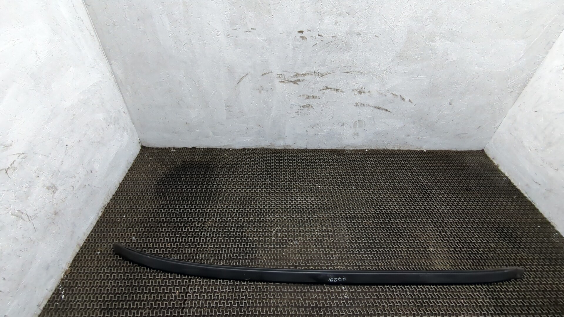 Рейлинг (релинг) правый (планка на крышу)