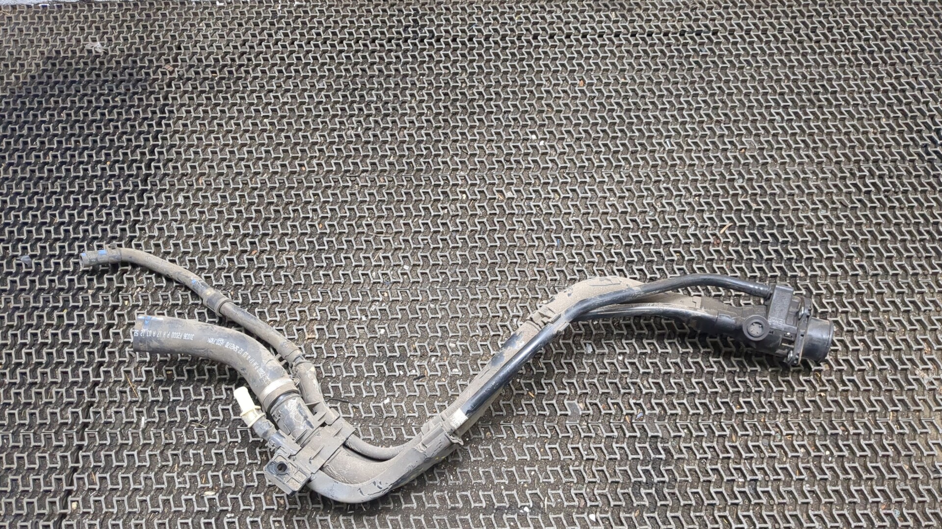 Горловина топливного бака