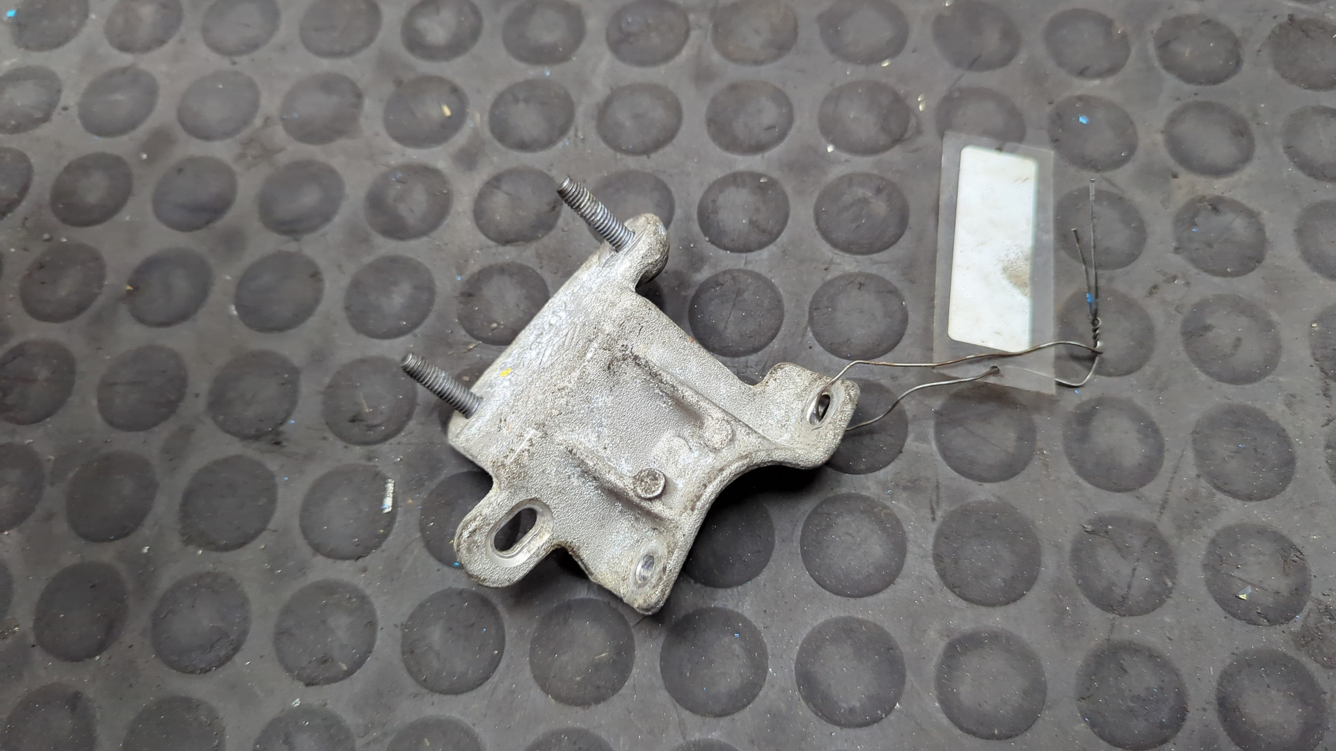 Кронштейн двигателя