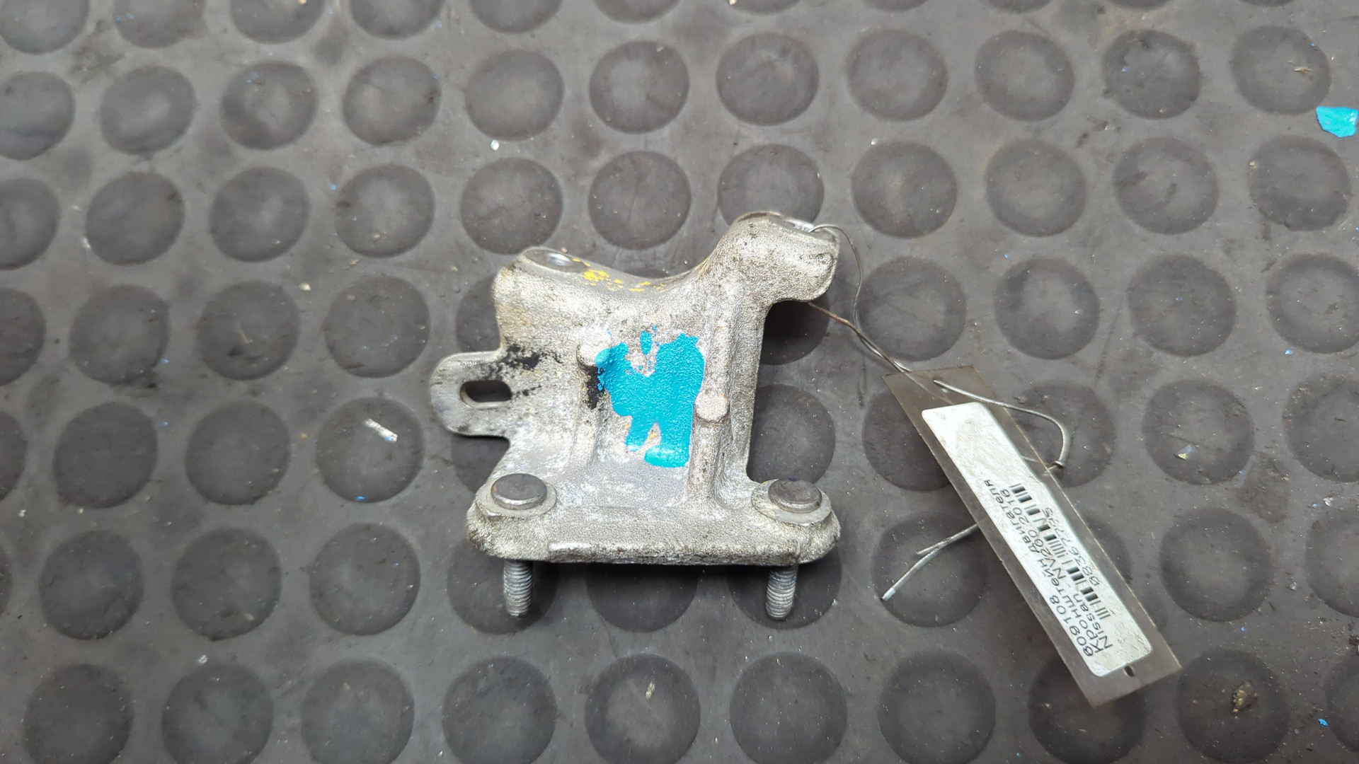 Кронштейн двигателя