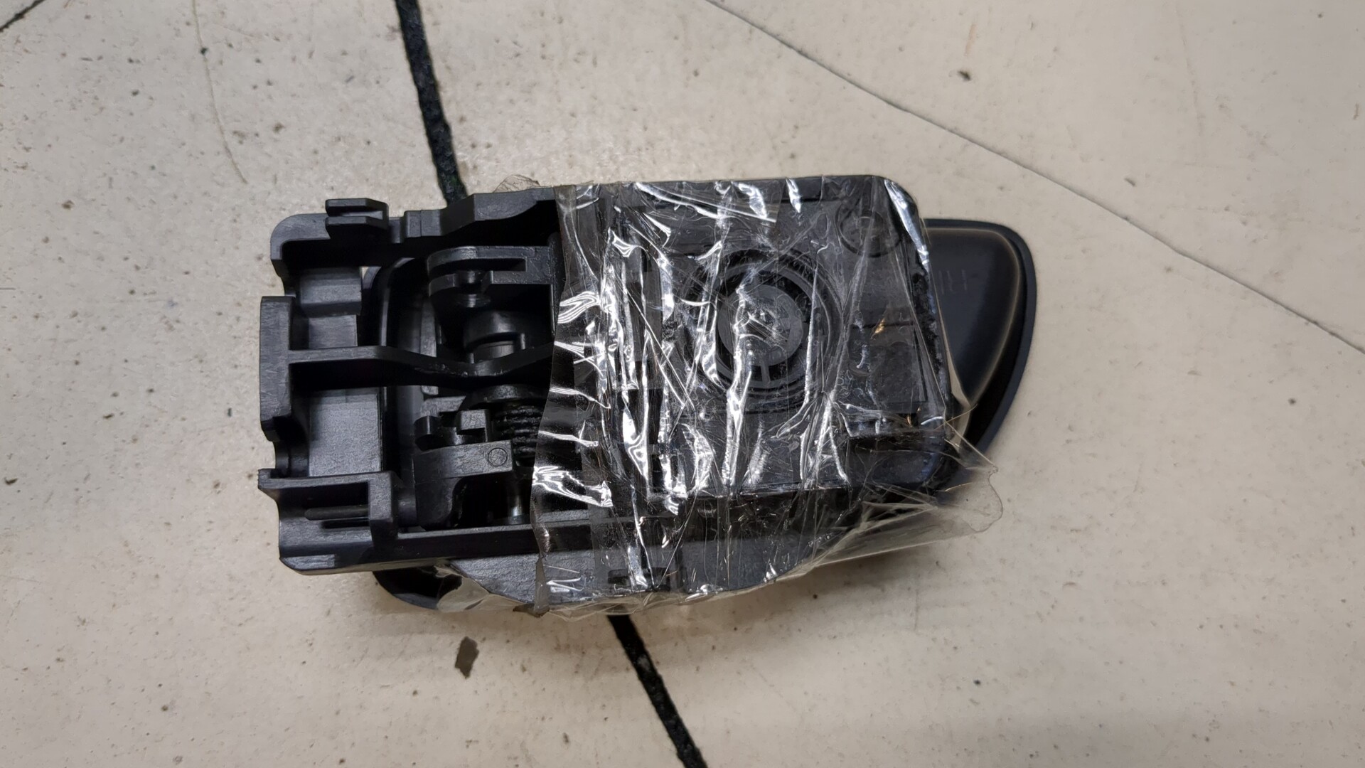 Ручка двери задней внутренняя правая