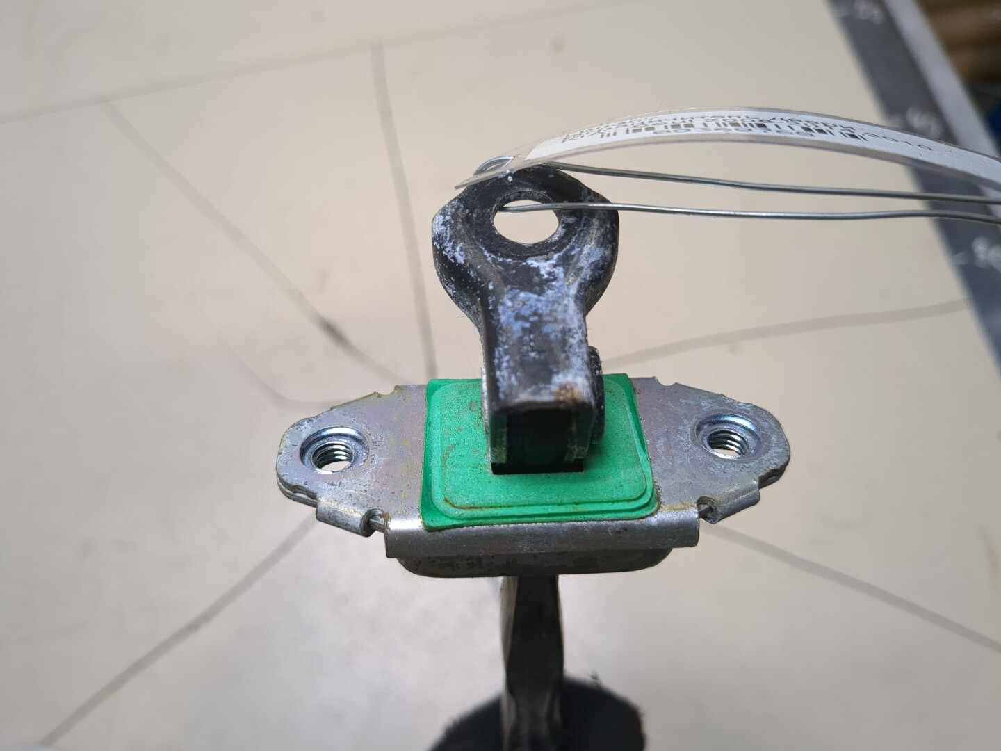 Ограничитель двери