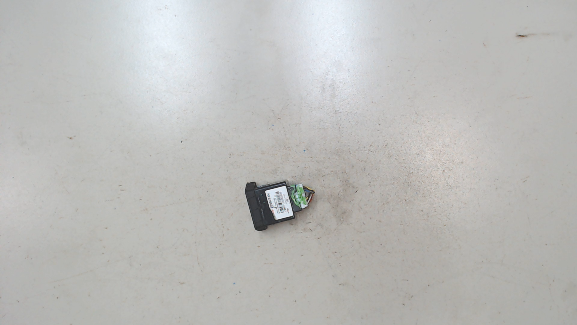 Гнездо AUX / USB IN