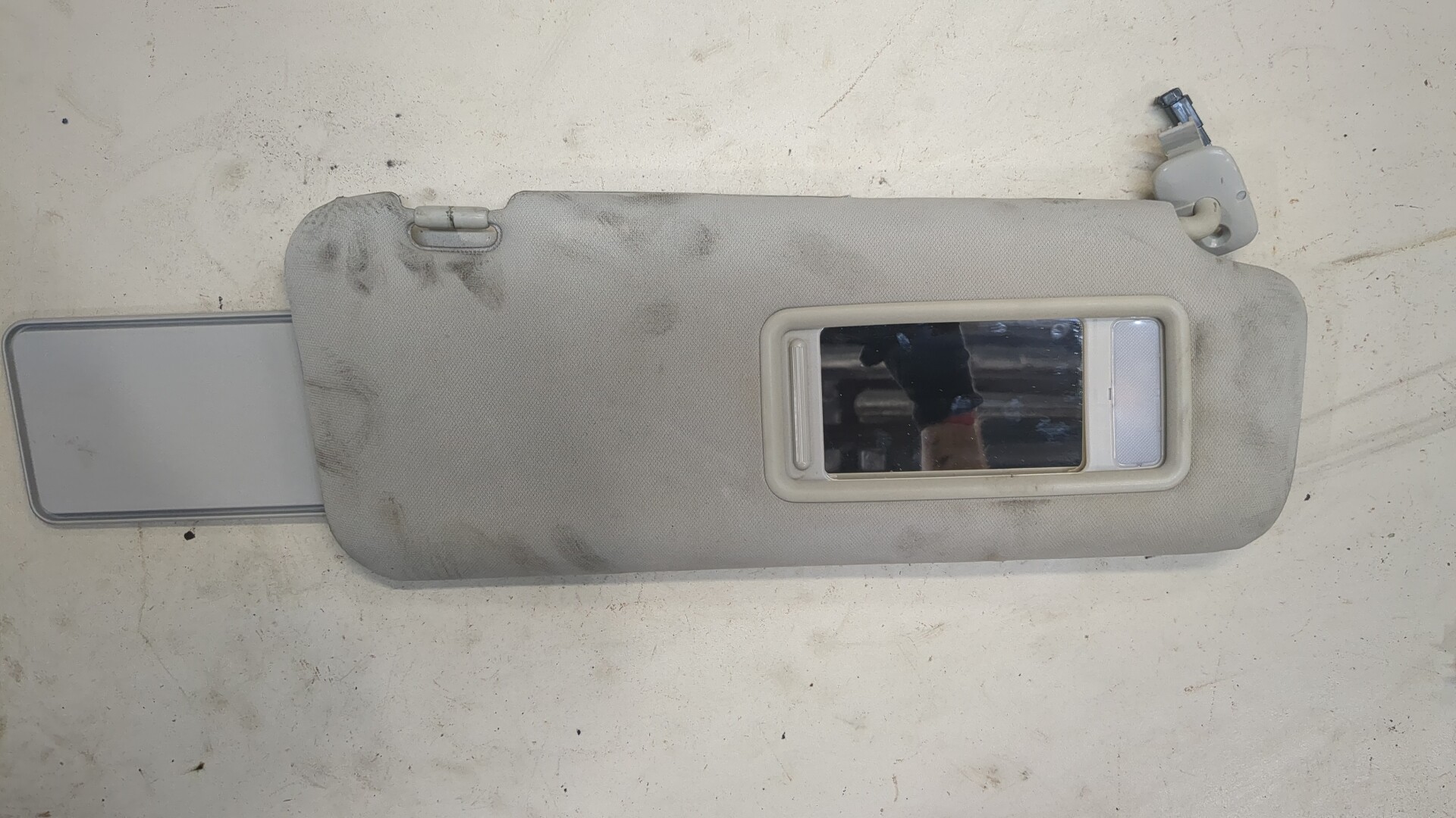 Козырек солнцезащитный