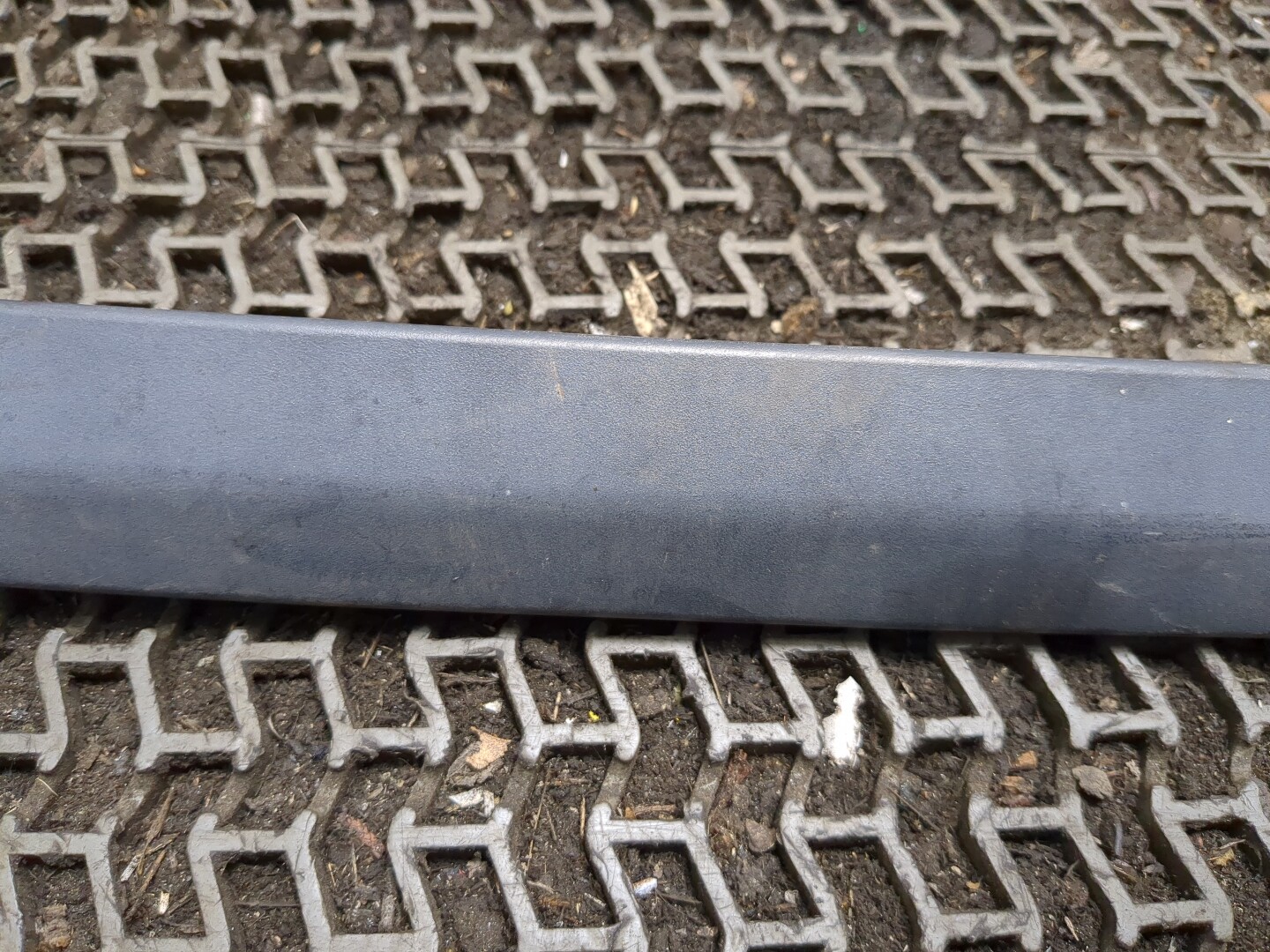 Рейлинг (релинг) правый (планка на крышу)