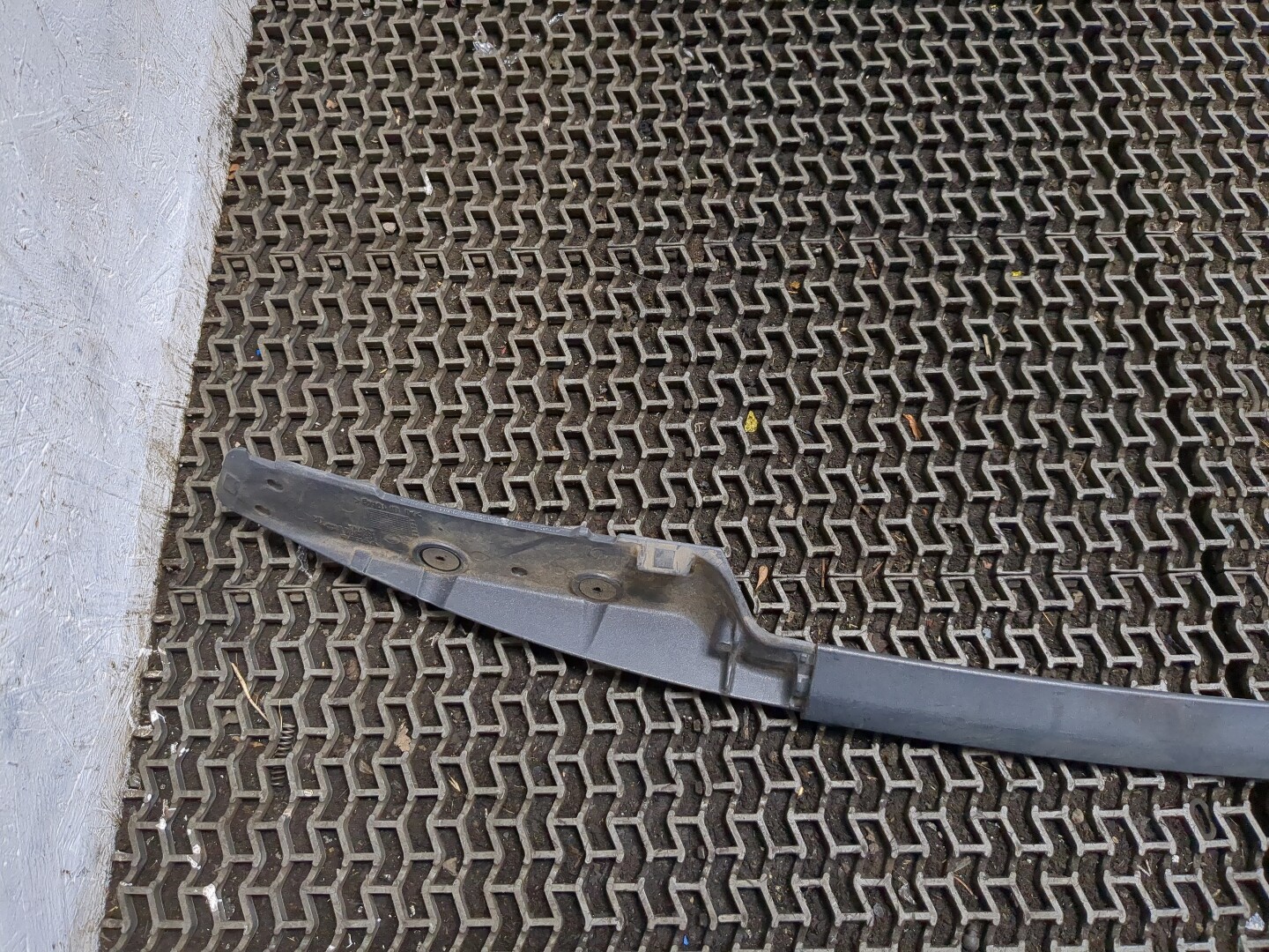 Рейлинг (релинг) правый (планка на крышу)