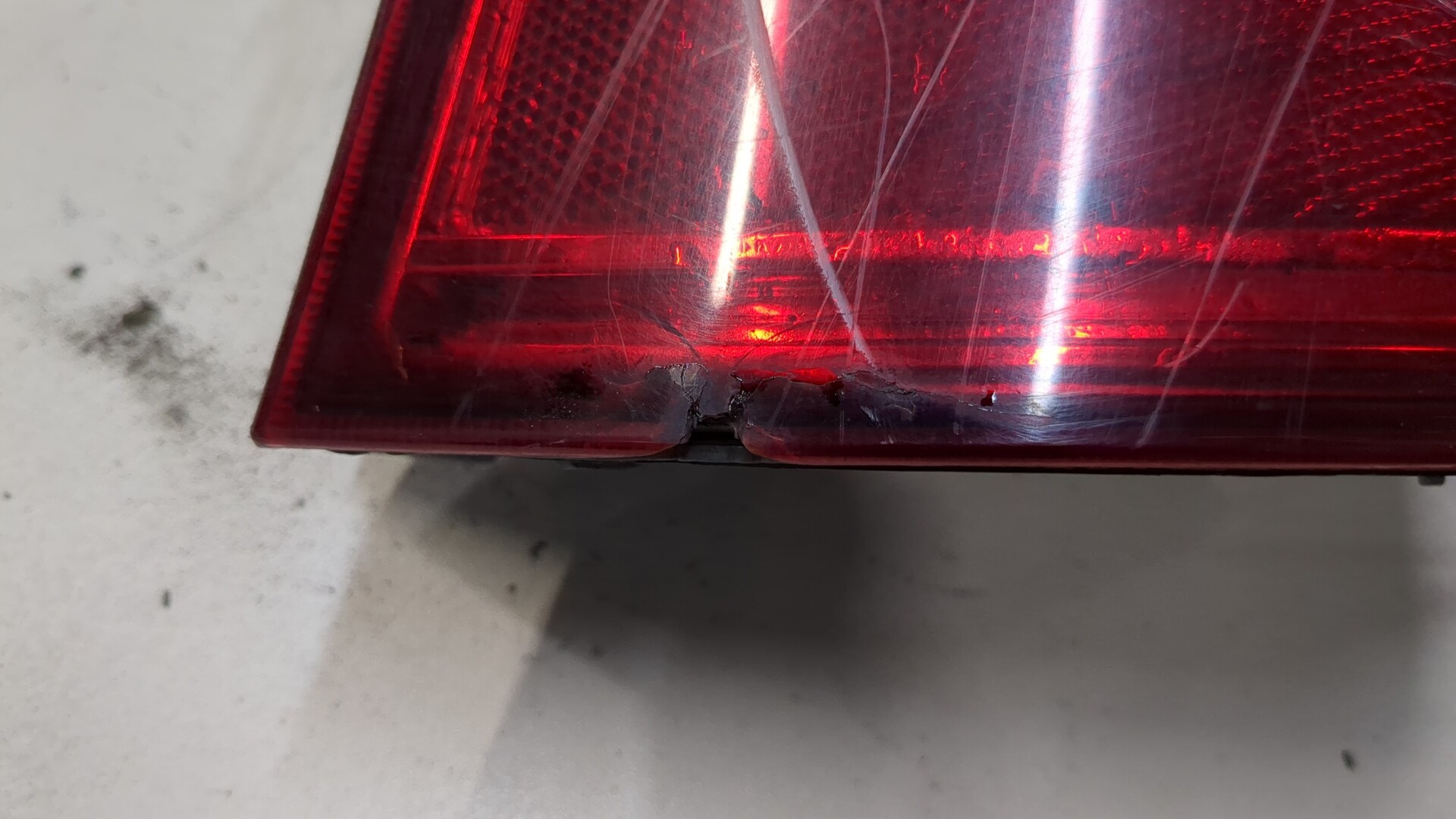 Фонарь задний правый