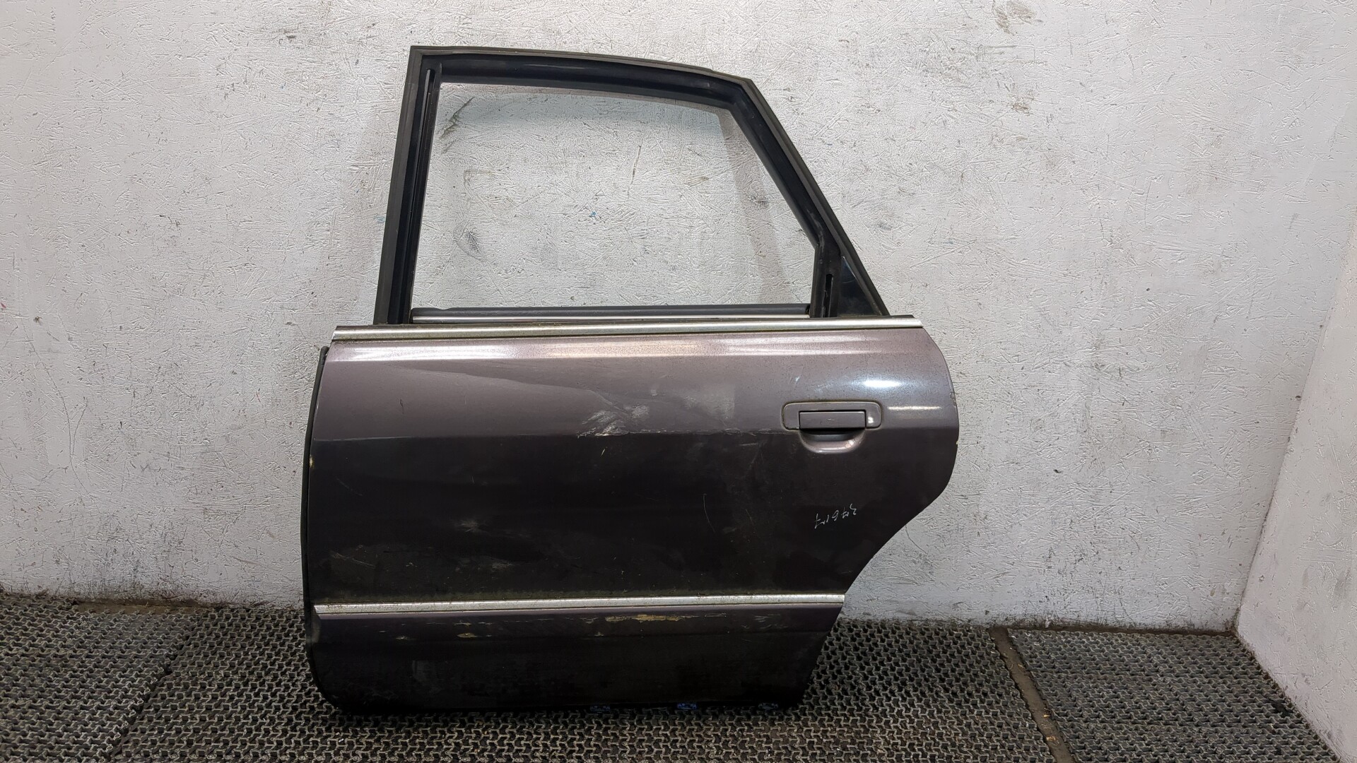 Дверь задняя левая