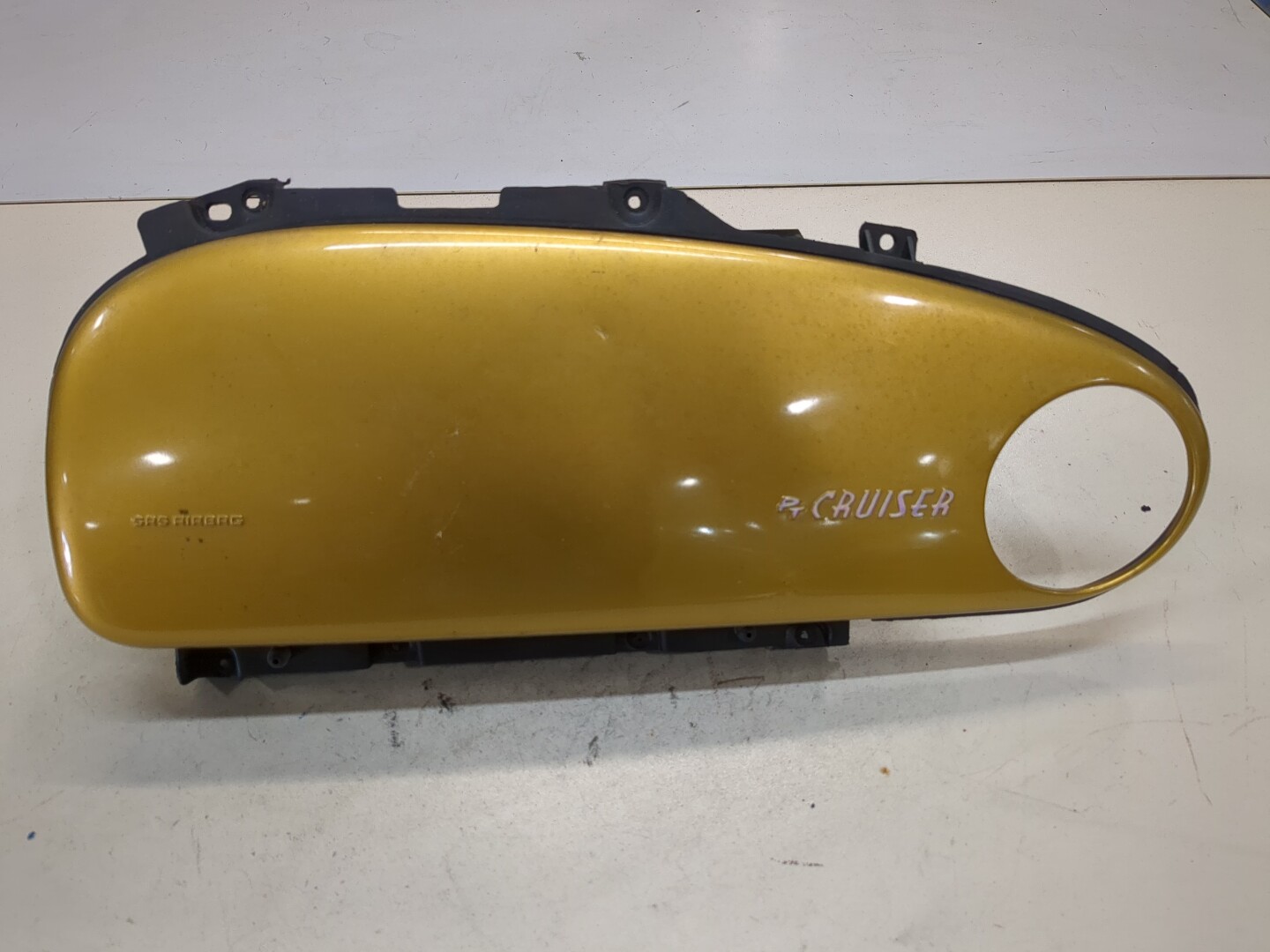 Подушка безопасности пассажирская (в торпедо)