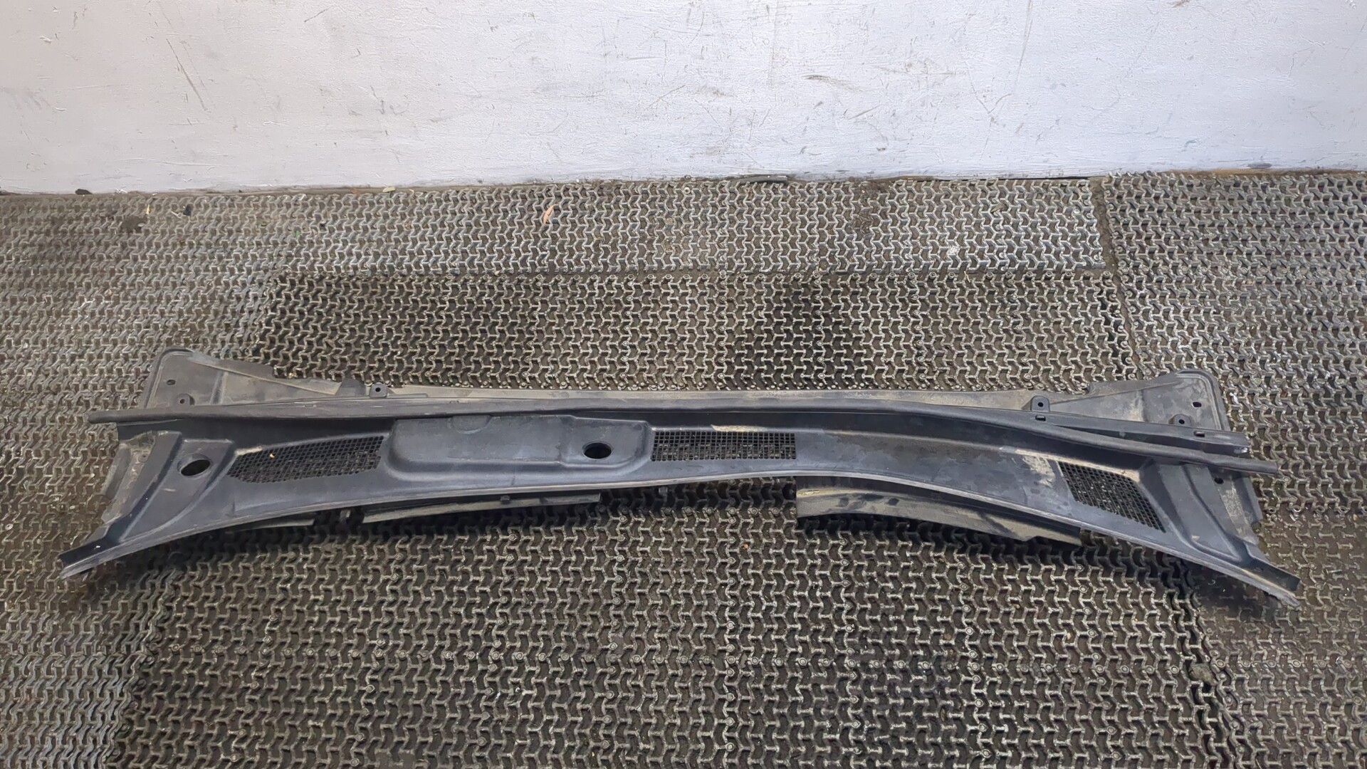 Решетка стеклоочистителей (Жабо)