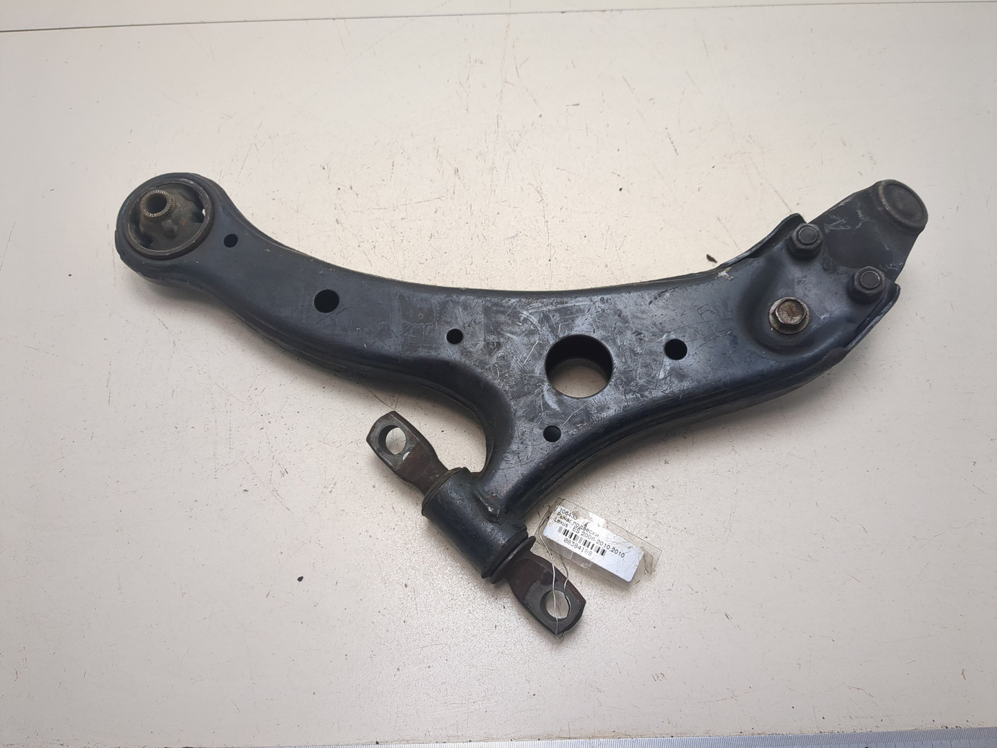 Рычаг передний правый