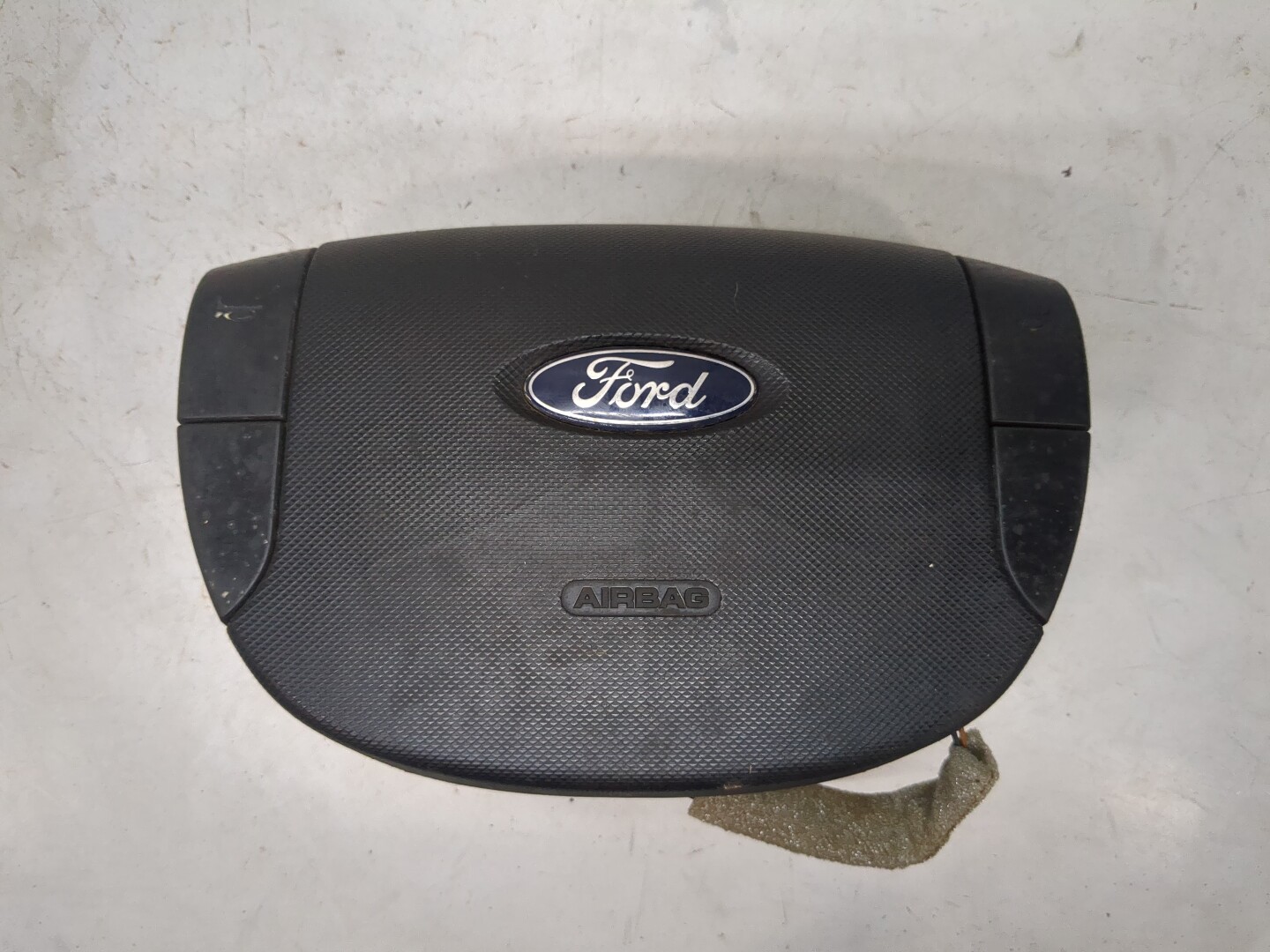 Подушка безопасности в рулевое колесо