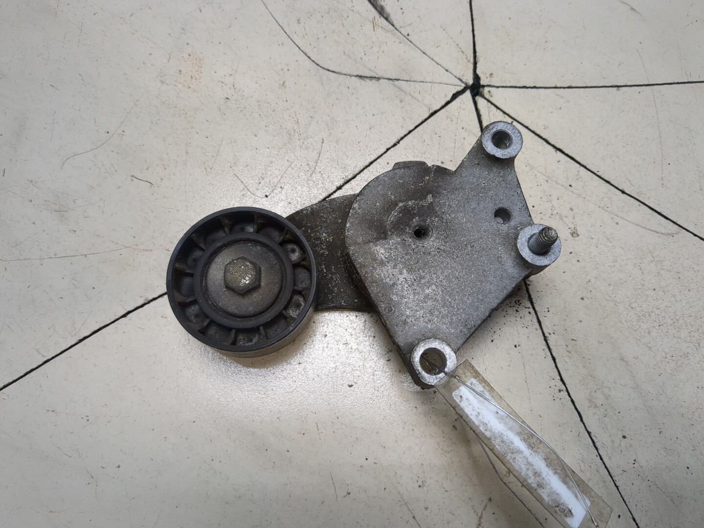 Натяжитель ремня