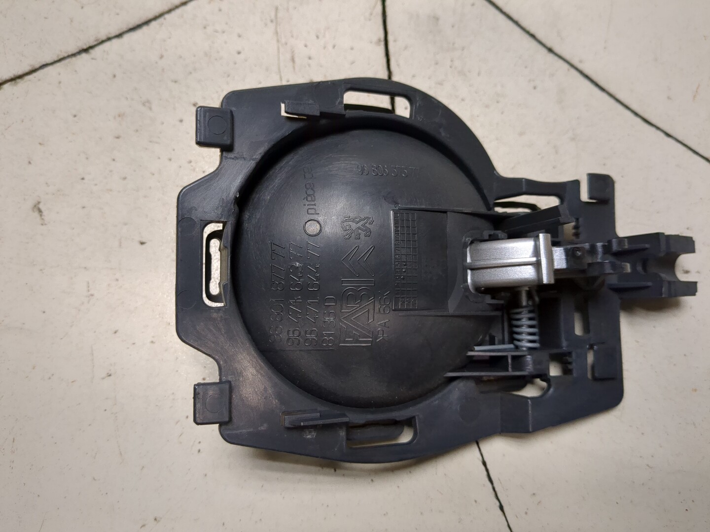 Ручка двери передней внутренняя правая