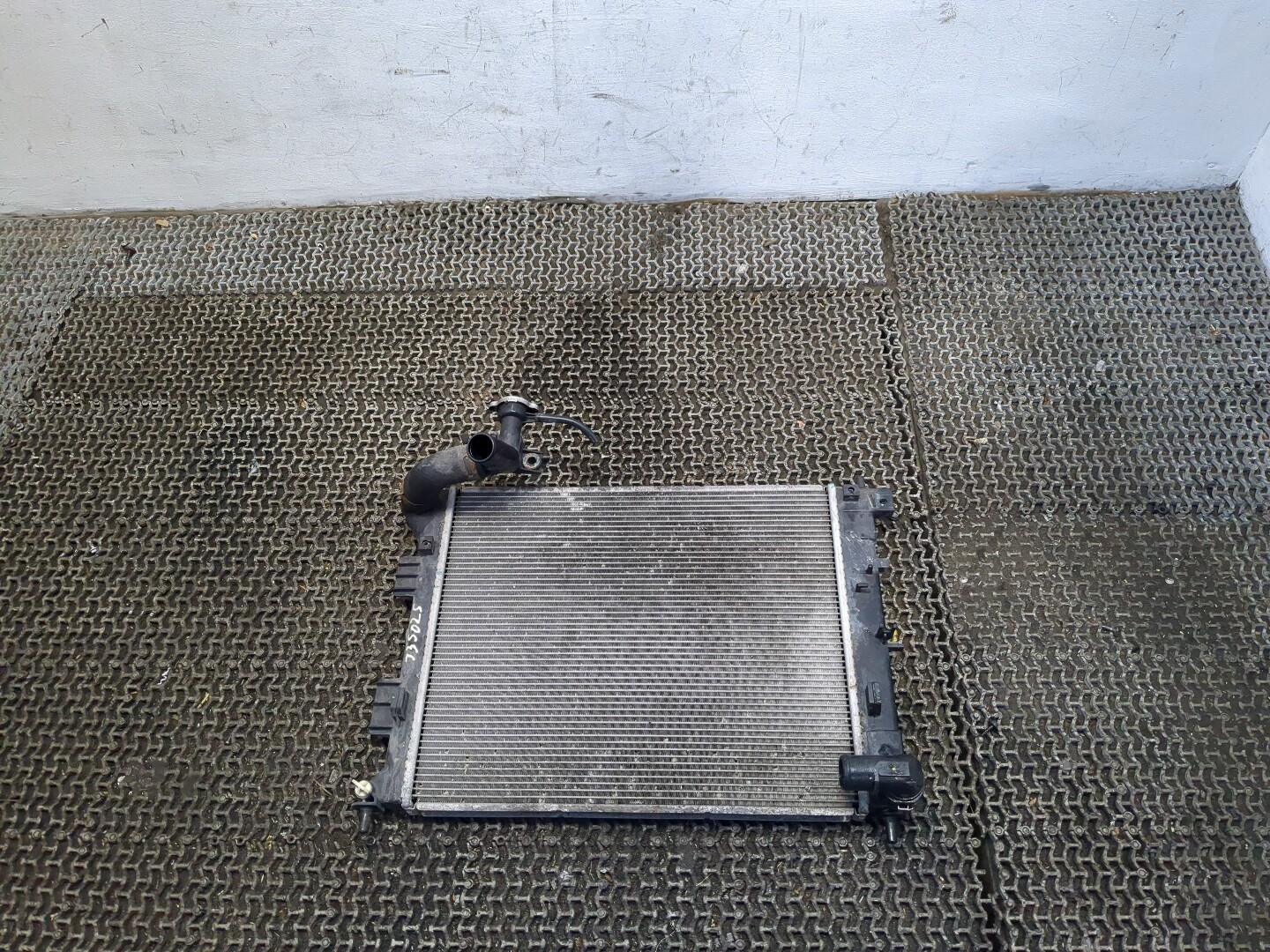 Радиатор охлаждения двигателя основной