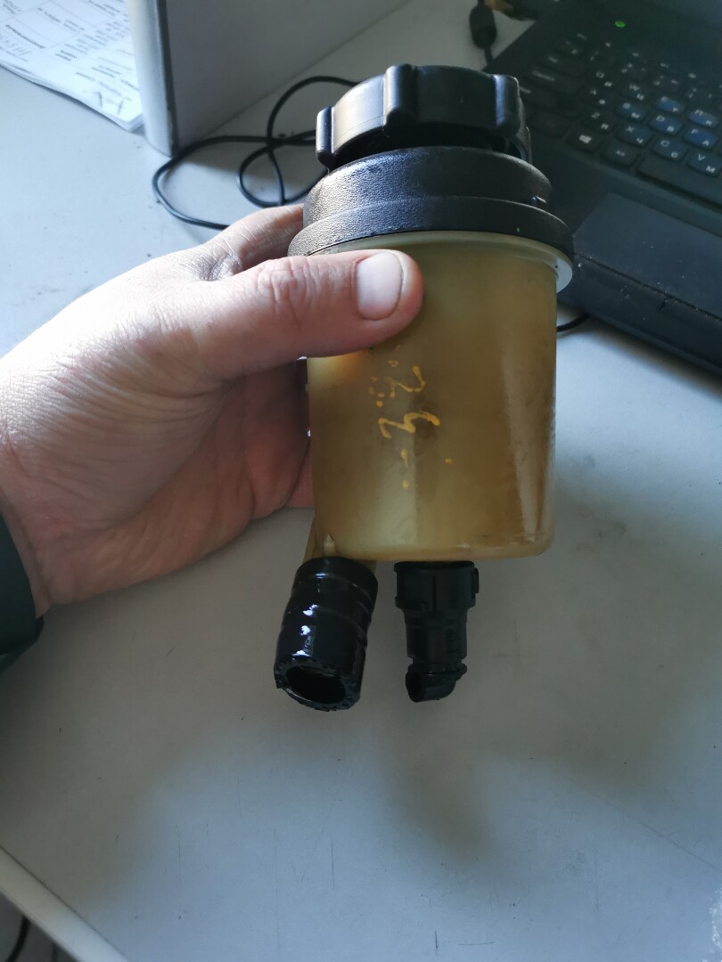 Бачок ГУР