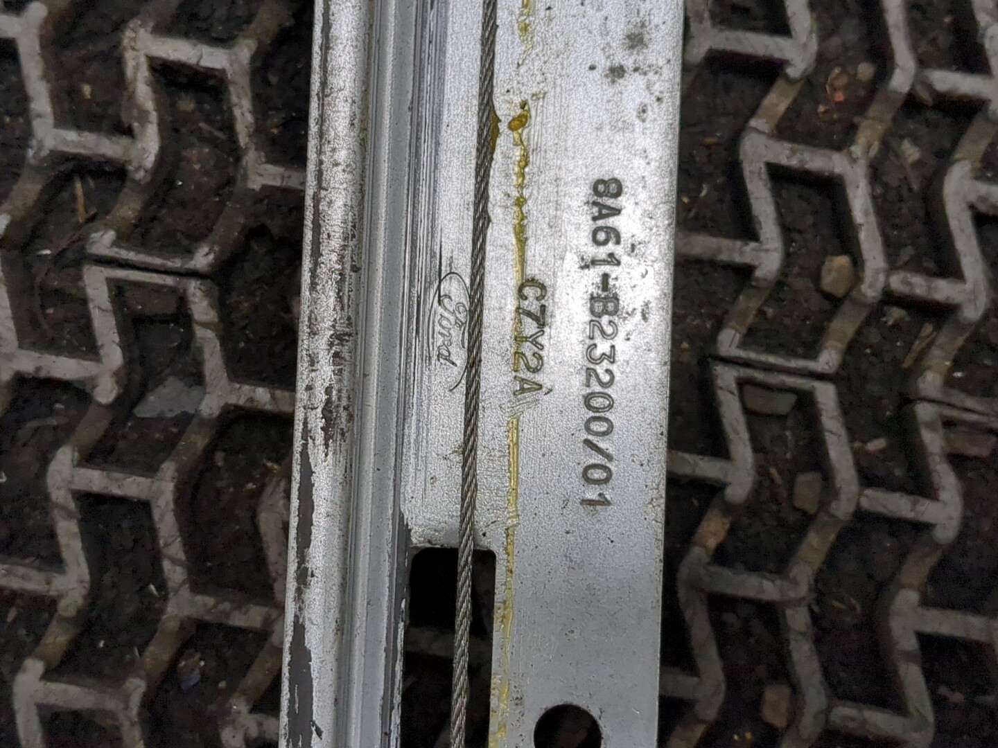 Стеклоподъемник электр. передний правый