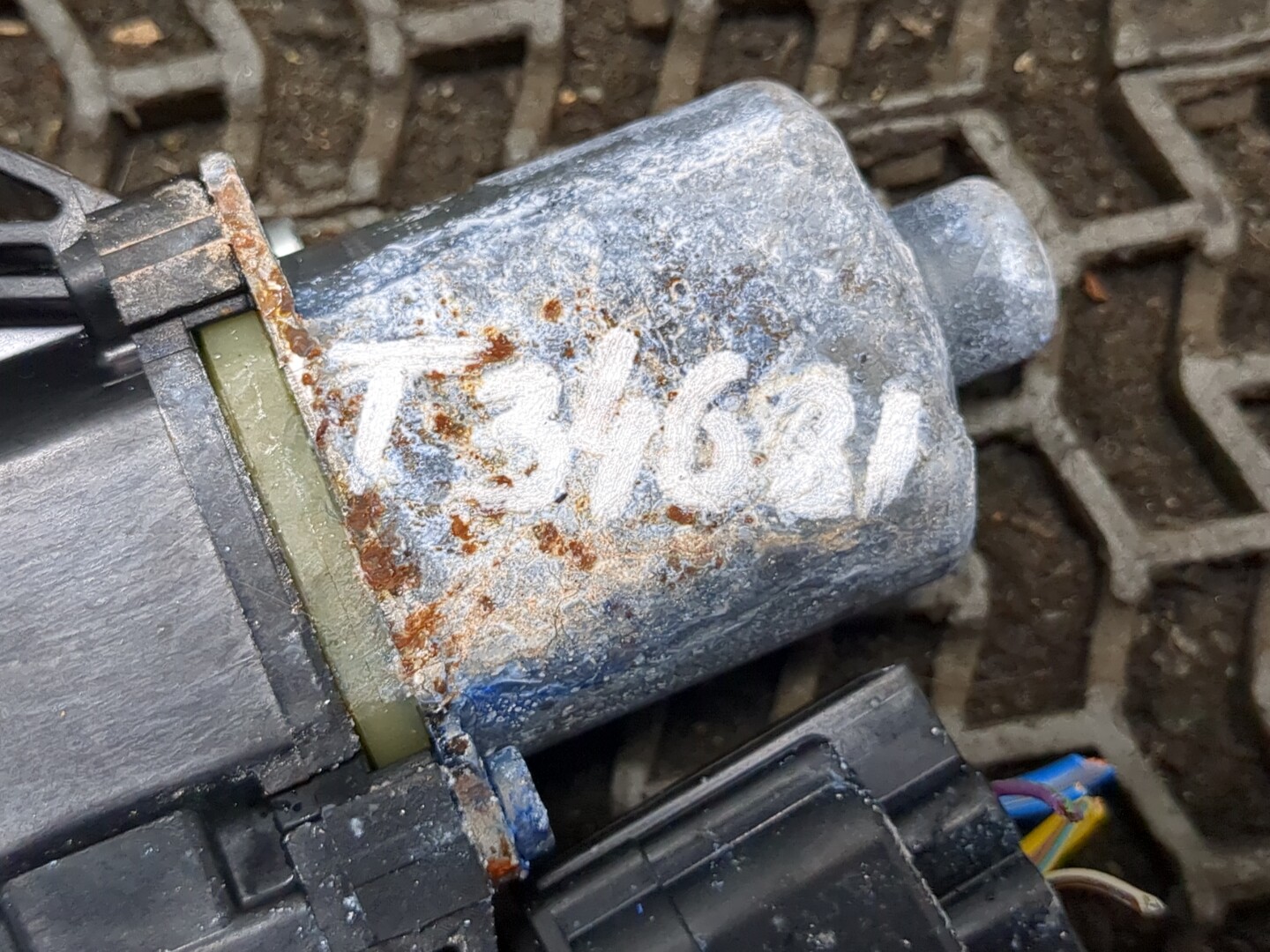 Моторчик стеклоподъемника