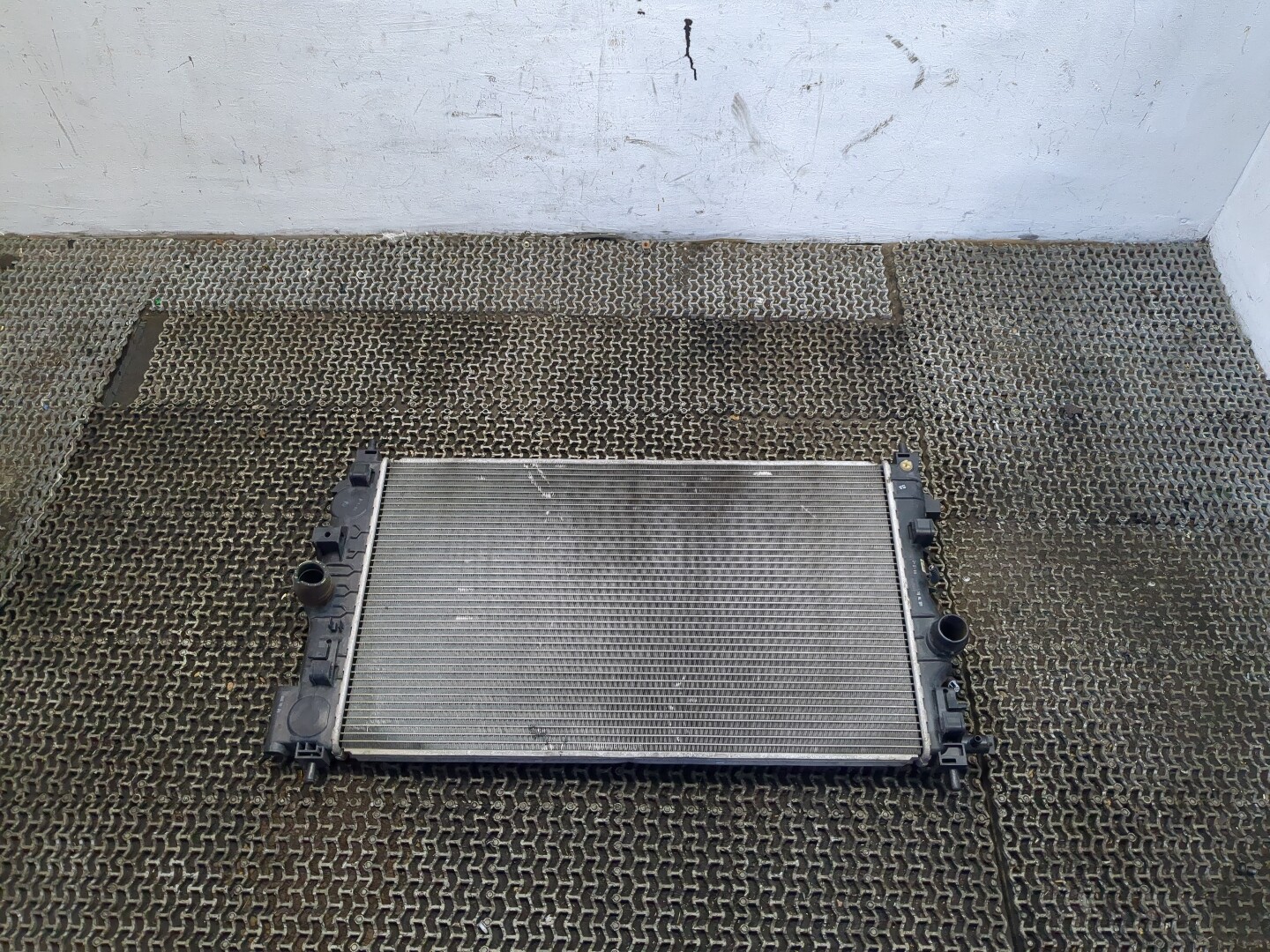 Радиатор охлаждения двигателя основной