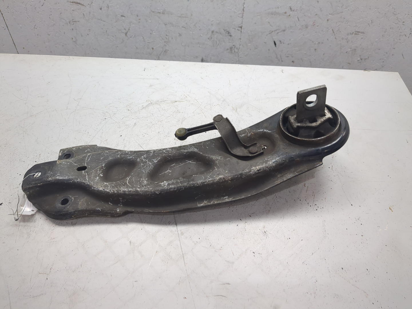 Рычаг задний правый